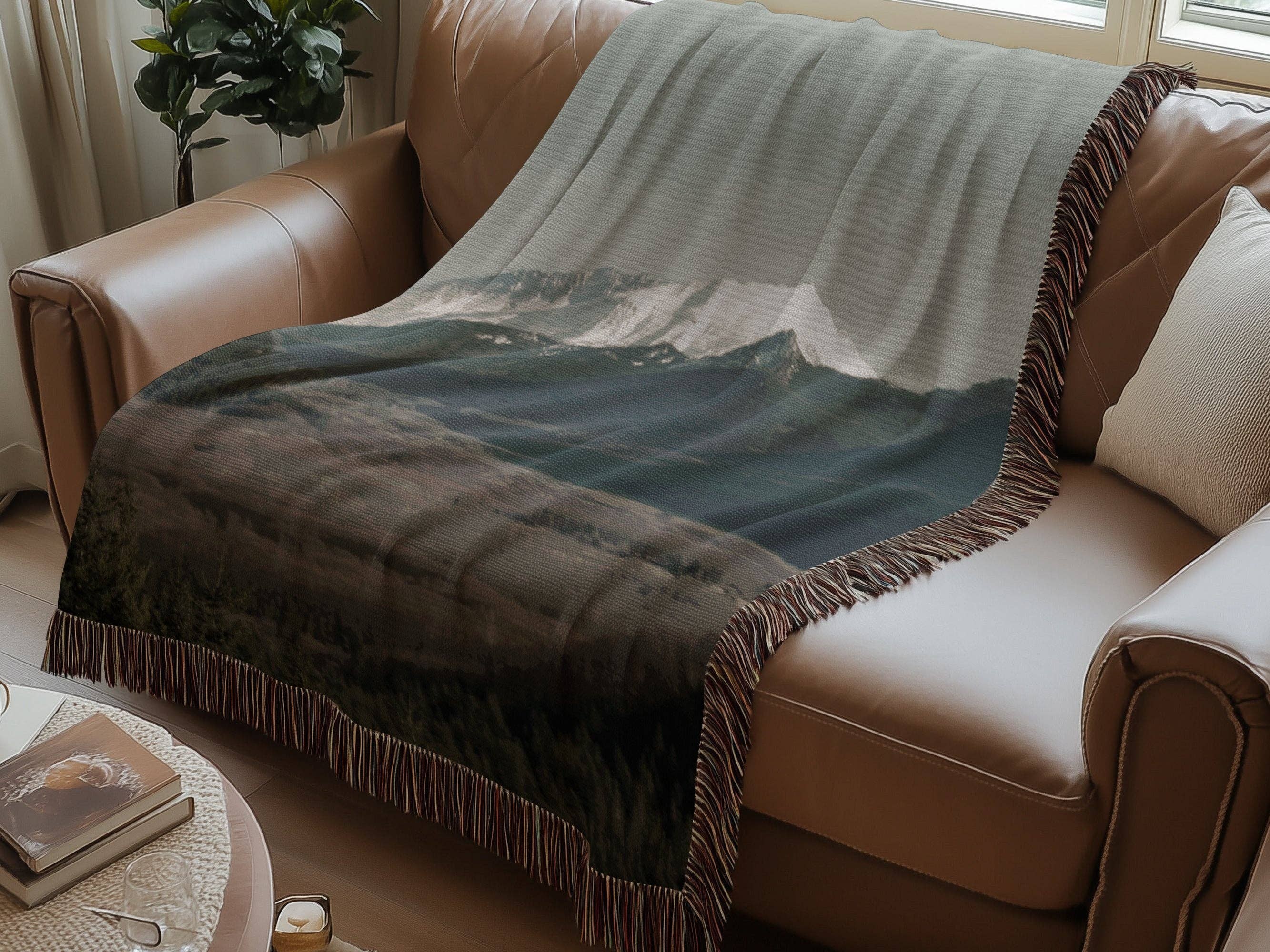 Scenic Mountain Landscape Blanket, Nature Inspired Throw, Cozy Bedspread, Outdoor Adventure Theme, Perfect for Outdoor Enthusiasts