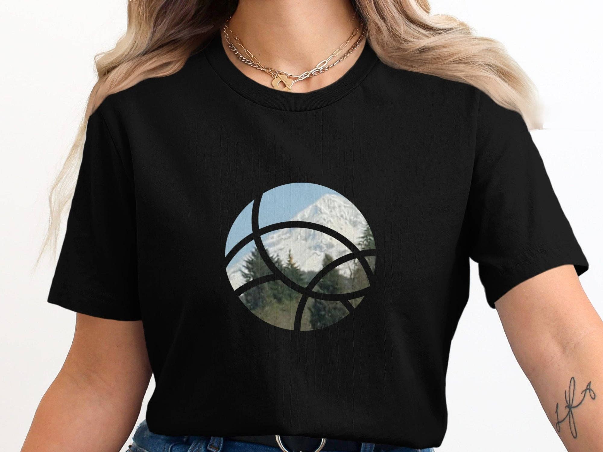 Scenic Mountain Circle Graphic Tee, Nature Inspired Graphic T-Shirt, Outdoor Adventure Shirt, Unique Mountain Print T-Shirt