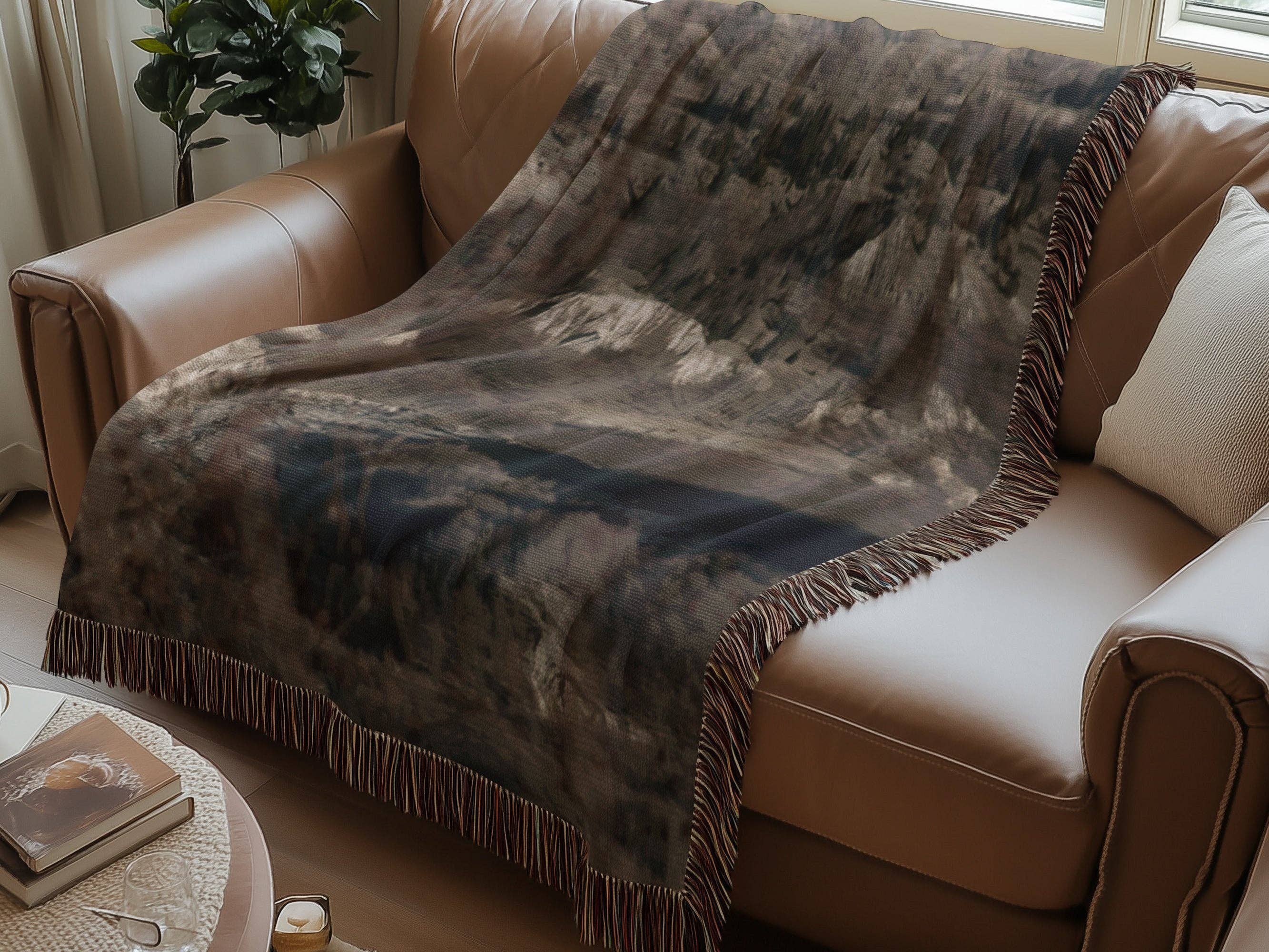 Scenic Mountain Range Art Blanket, Cozy Throw Blanket for Home Decor, Nature Inspired Bedspread, Soft Warm Couch Blanket