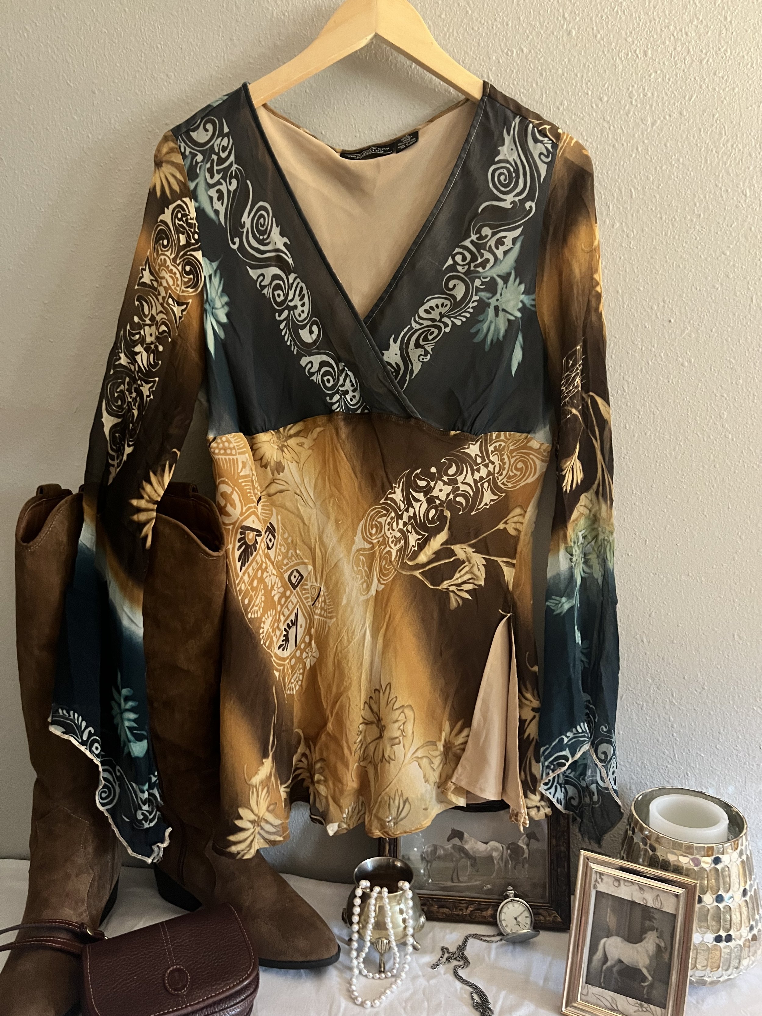 Vintage Y2K 100% Silk Top Flare Sleeves  Size: Large