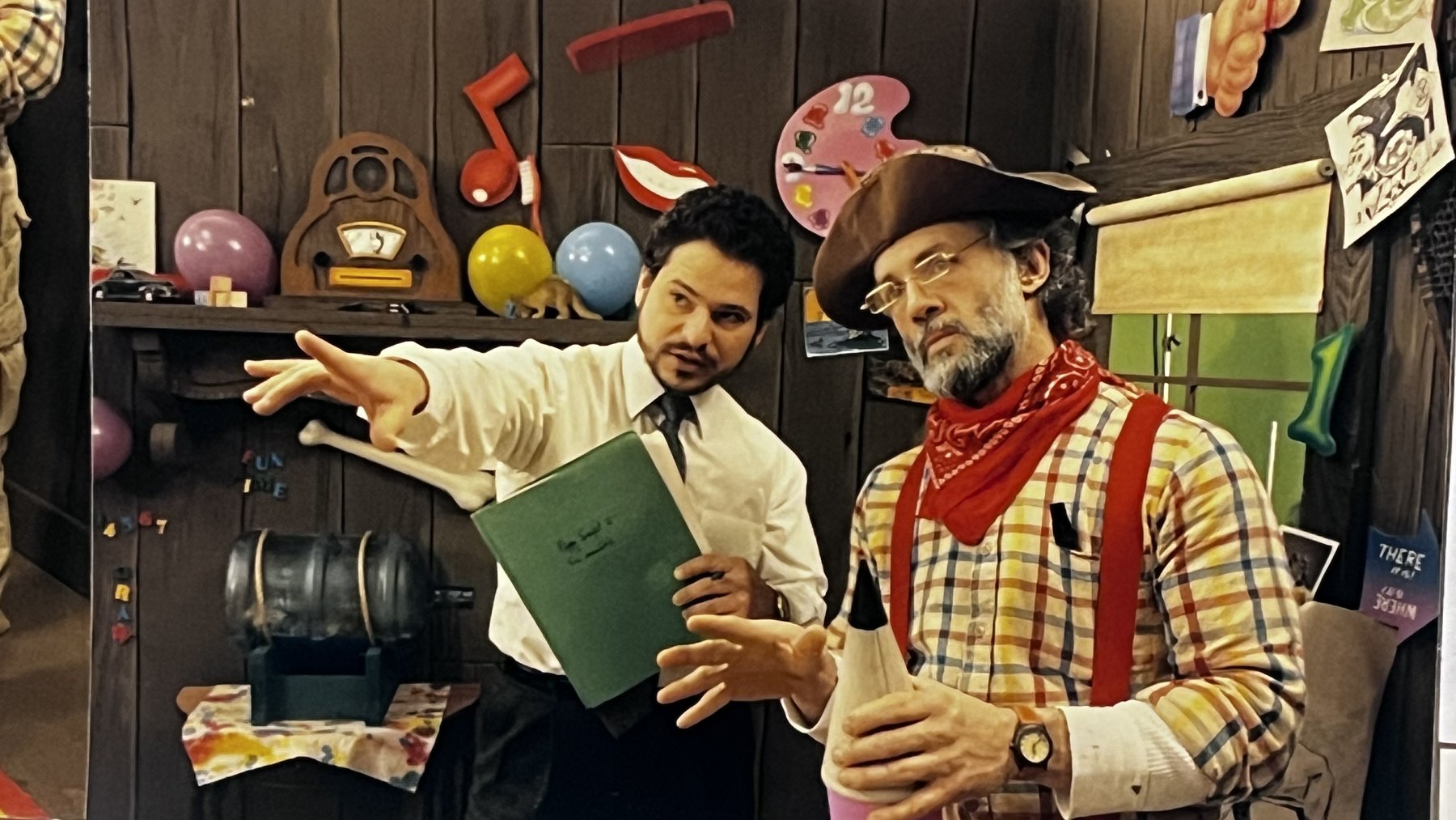 Two performers on the Pappyland set