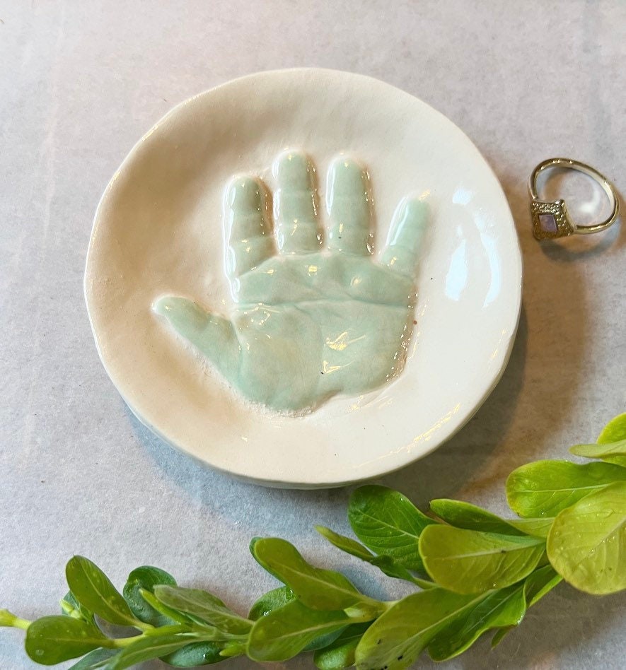 Handprint jewelry Plate, Personalized Baby handprint Jewelry Dish, Mommy jewelry Dish, view 2
