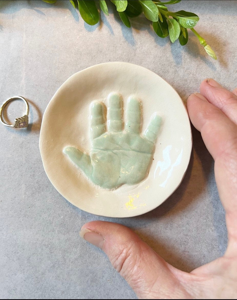 Handprint jewelry Plate, Personalized Baby handprint Jewelry Dish, Mommy jewelry Dish, view 5