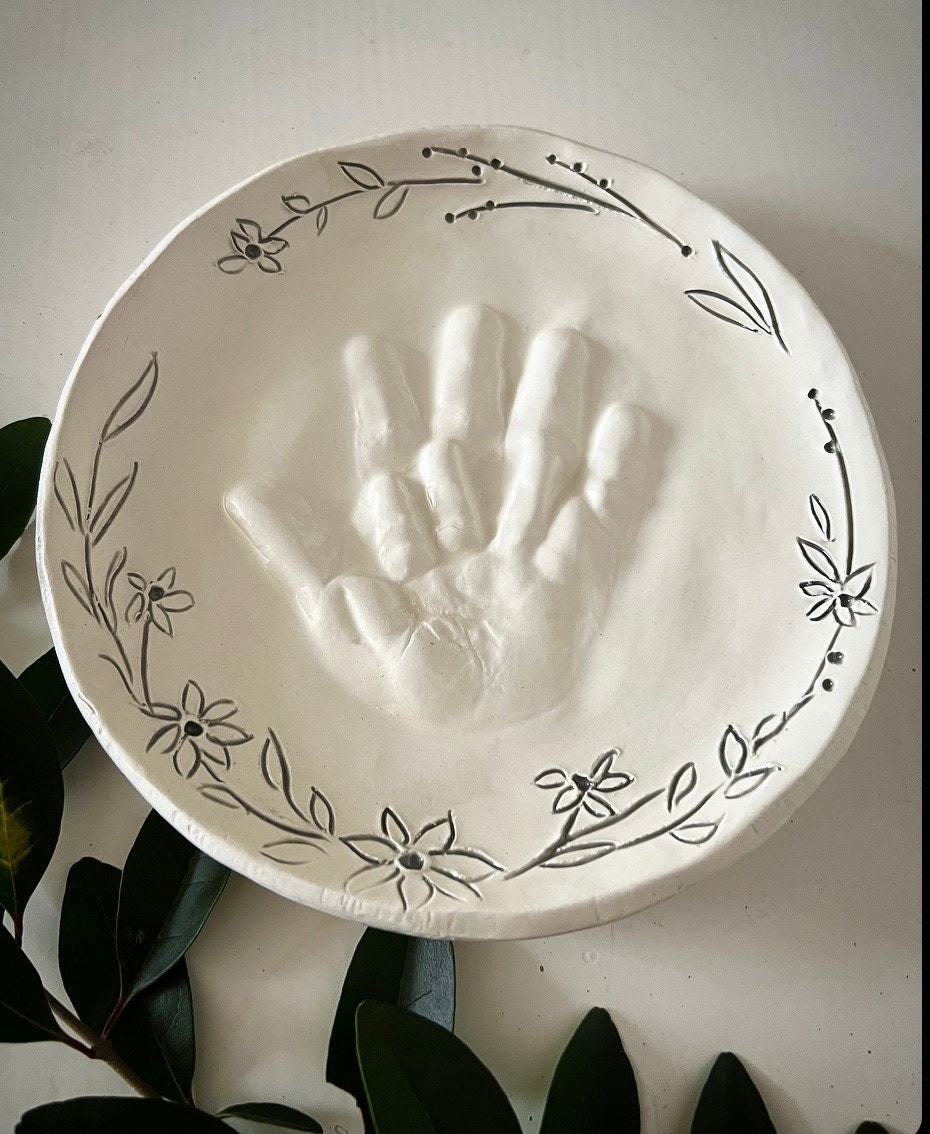 Custom Large Handprint jewelry Plate, Personalized Baby handprint Jewelry Dish, Mommy jewelry Dish, view 2
