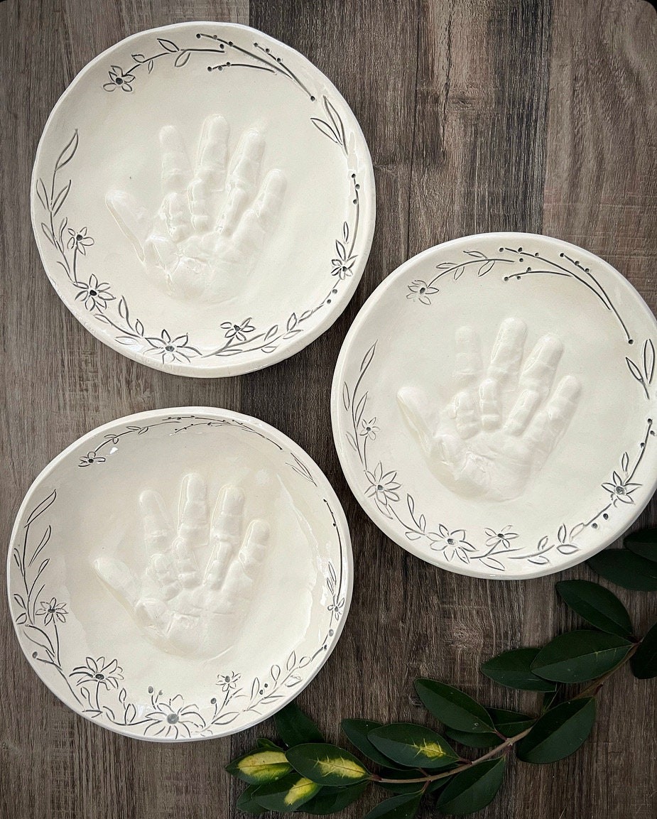 Custom Large Handprint jewelry Plate, Personalized Baby handprint Jewelry Dish, Mommy jewelry Dish, view 3