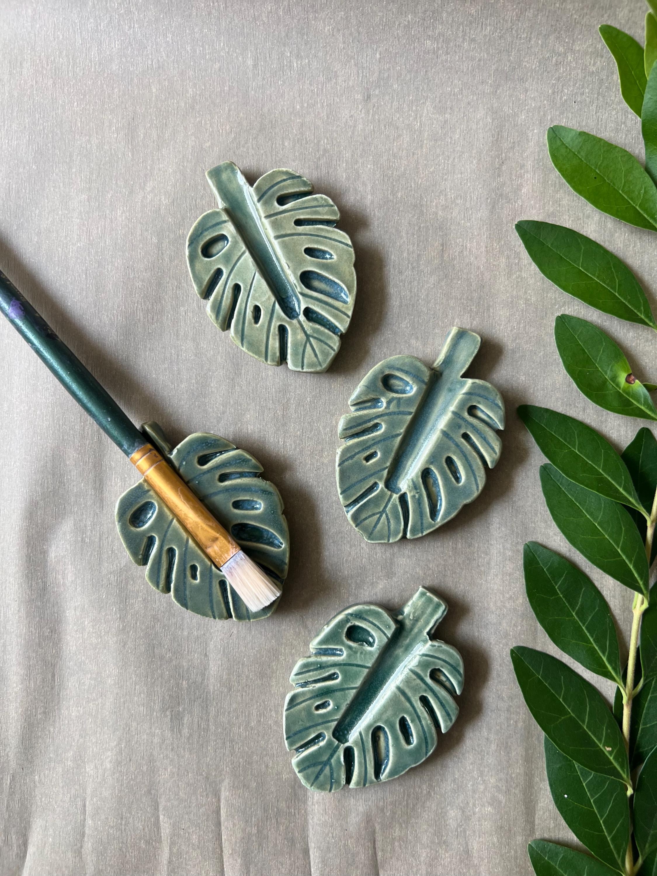 Monstera Leaf Ceramic Paint Brush Rest, Green Art Studio Holder, view 4