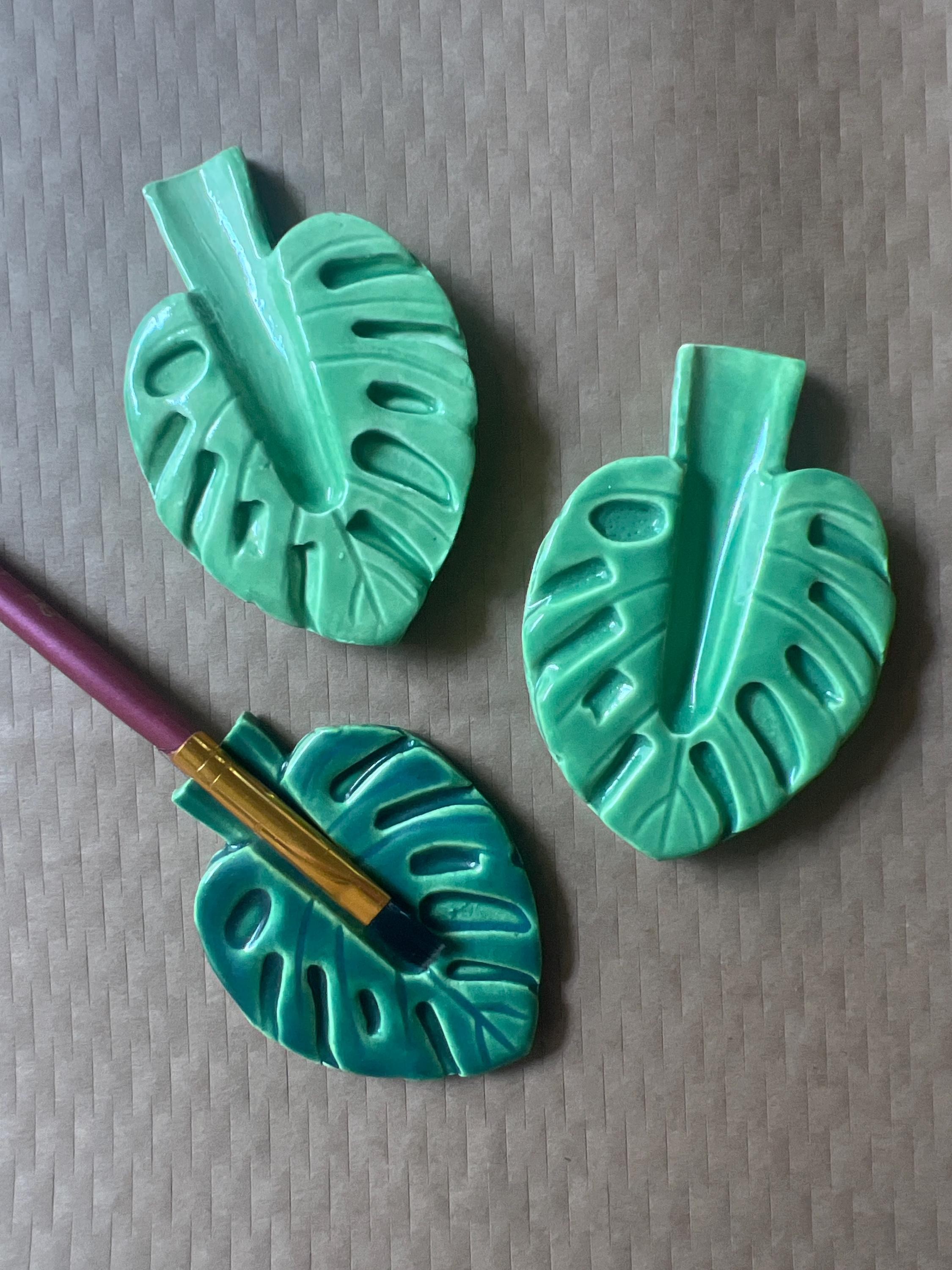 Monstera Leaf Ceramic Paint Brush Rest, Green Art Studio Holder, view 8