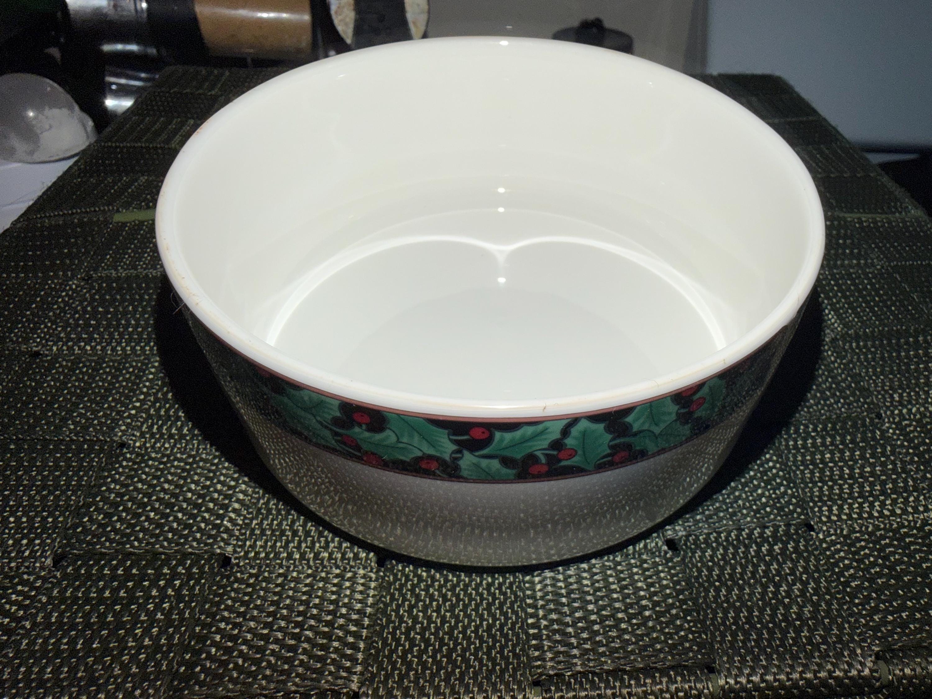 Mikasa Festive Wreath Porcelain Trinket Box, Japan Ring Holder (5" Diameter), view 6