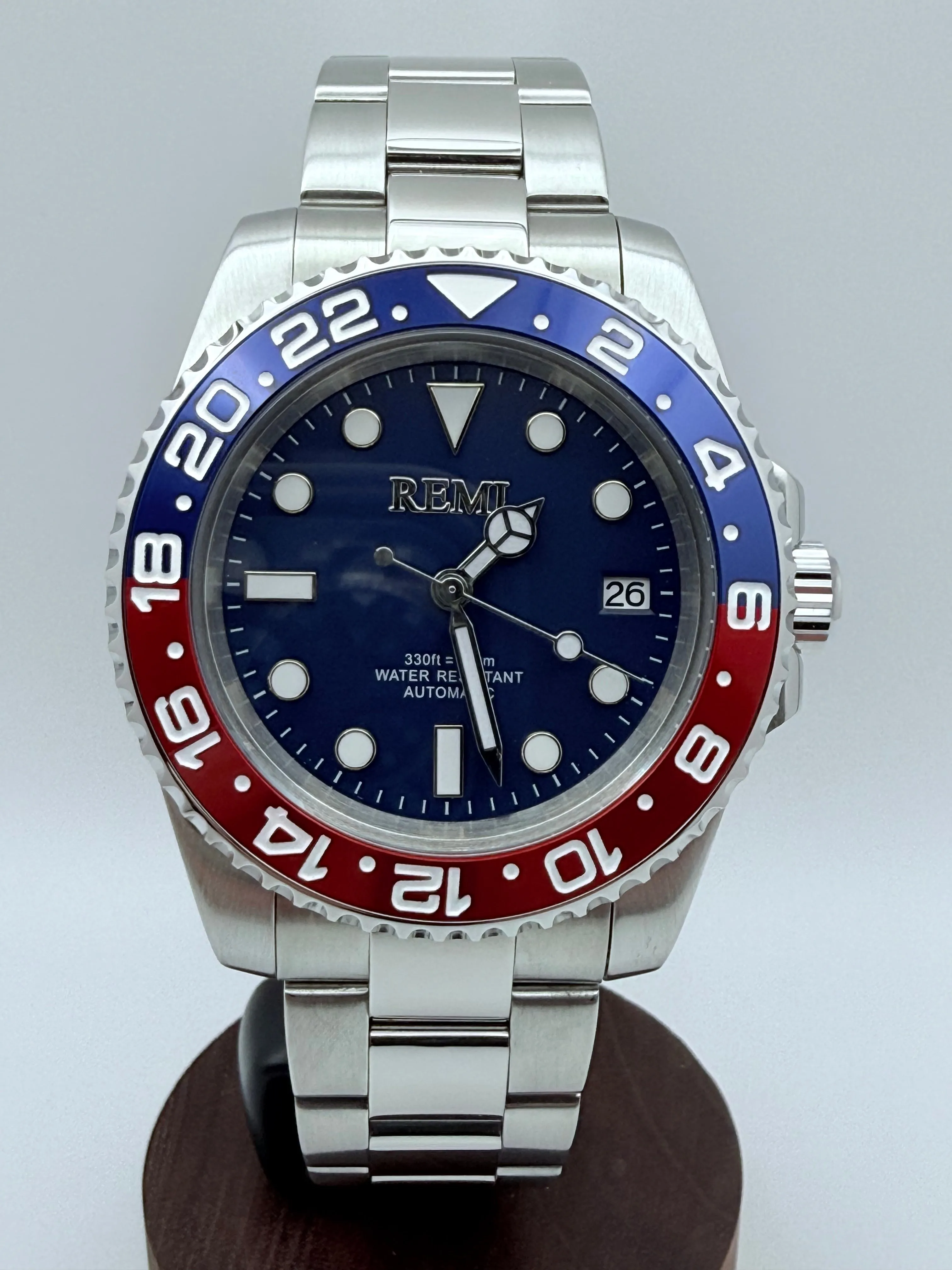 REMI Atlantis Diver Pepsi with a stainless steel jubilee bracelet