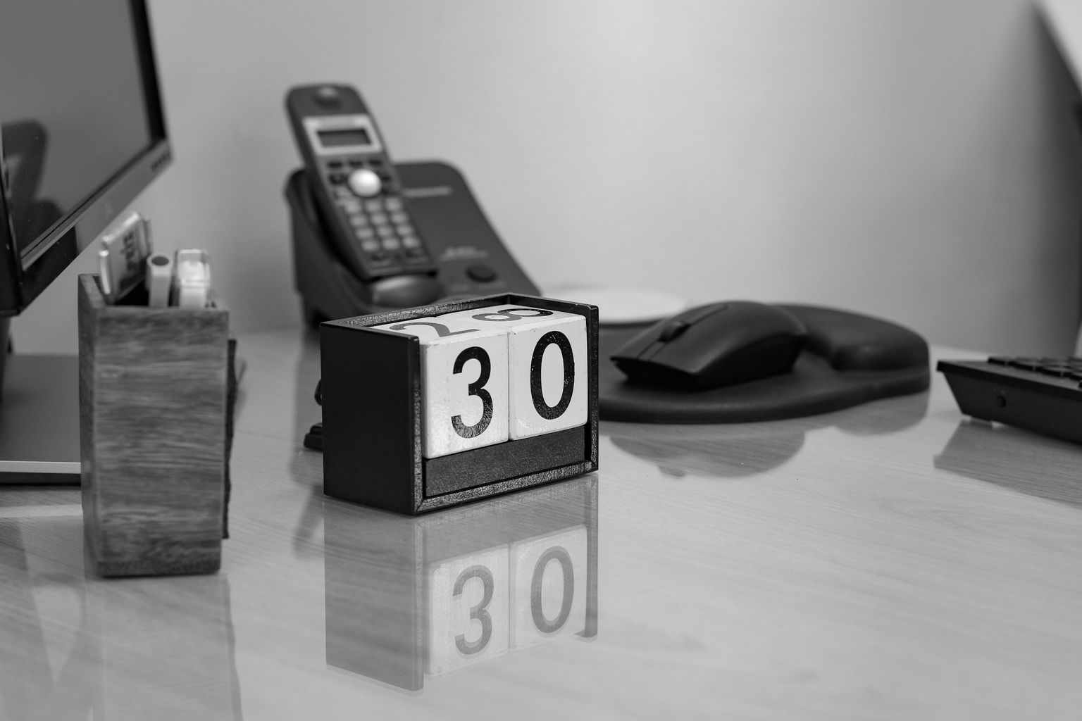 Desk calendar representing the importance of confirming enrollment timing