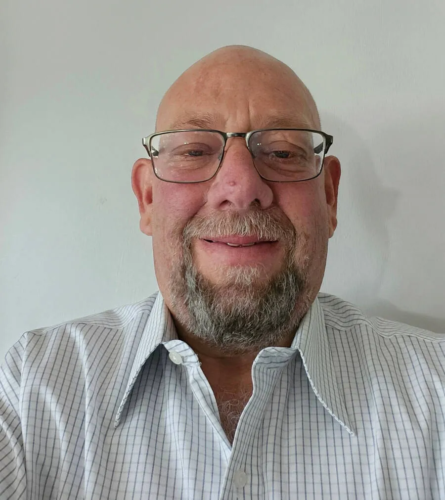 Elliot Glass, business, insurance, and financial consultant