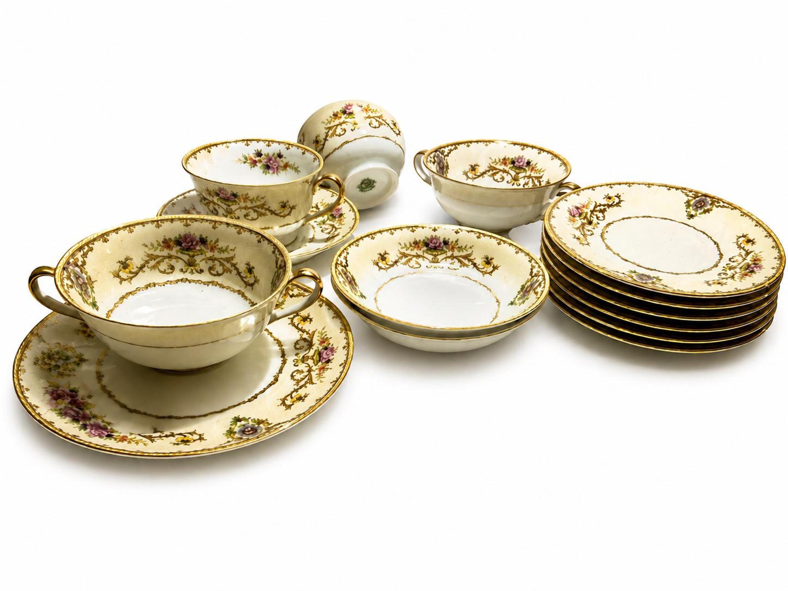 Noritake Morimura 15-Piece Assorted China, Gilded Rim Pattern 97875