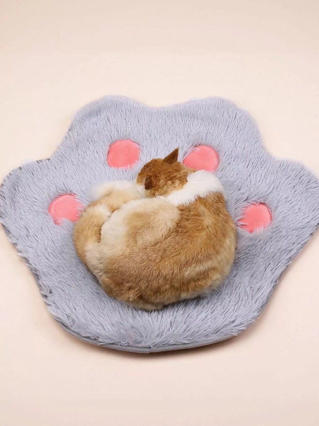Cute Paw Shape Plush Pet Mat