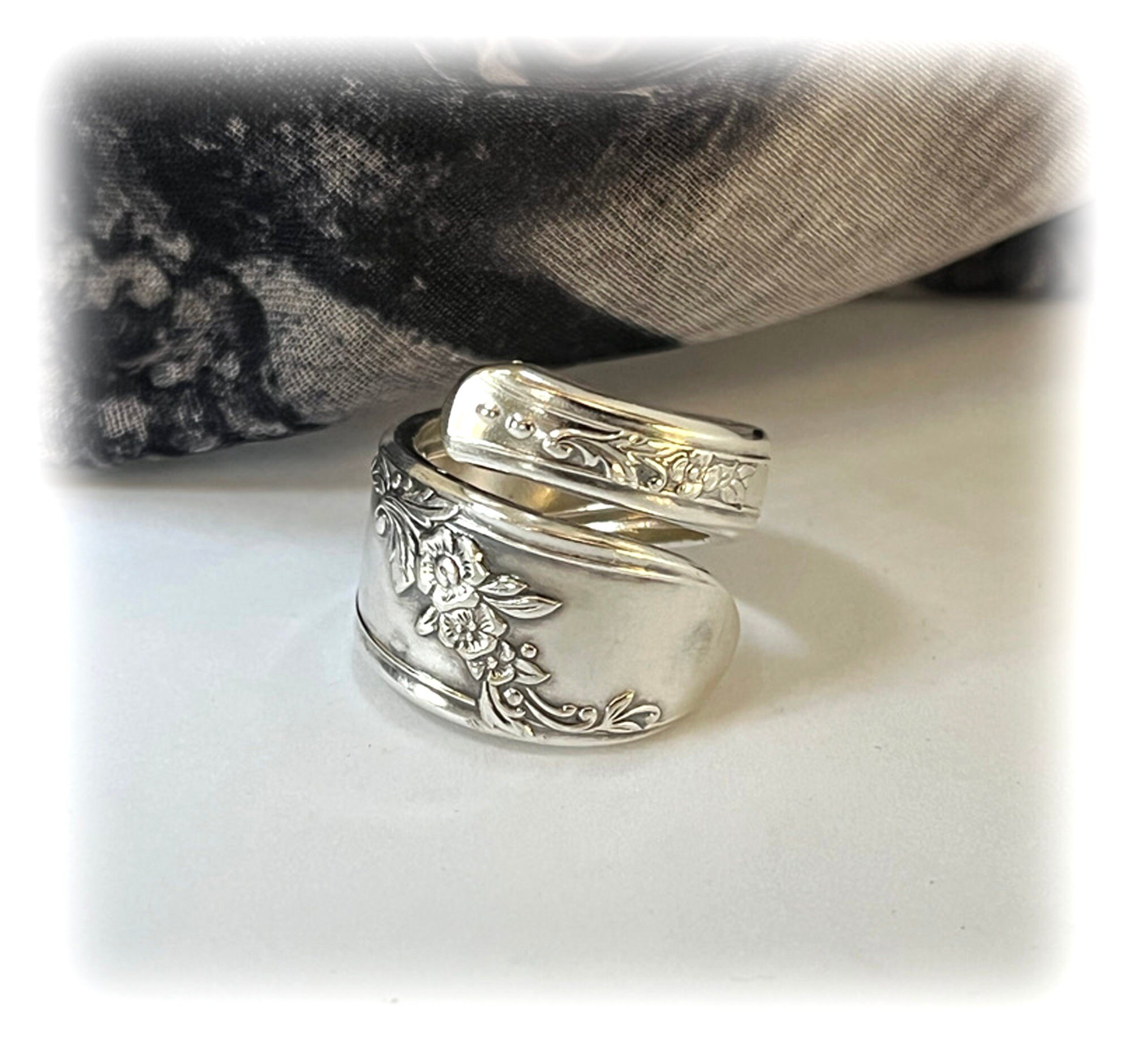 Floral Spiral Wrap Ring, Oneida Queen Bess, circa 1946, Upcycled Silverplate Spoon Ring