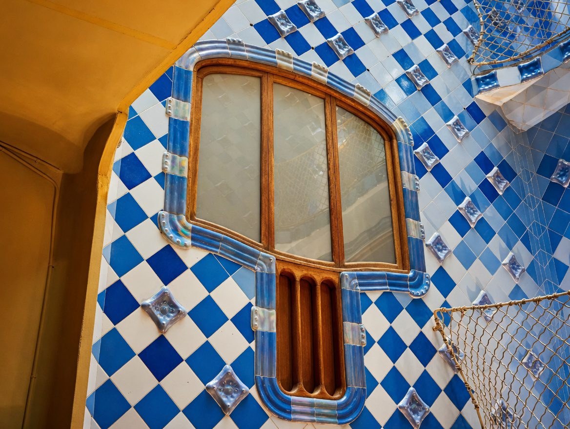 Casa Batlló façade on a quiet Barcelona street
