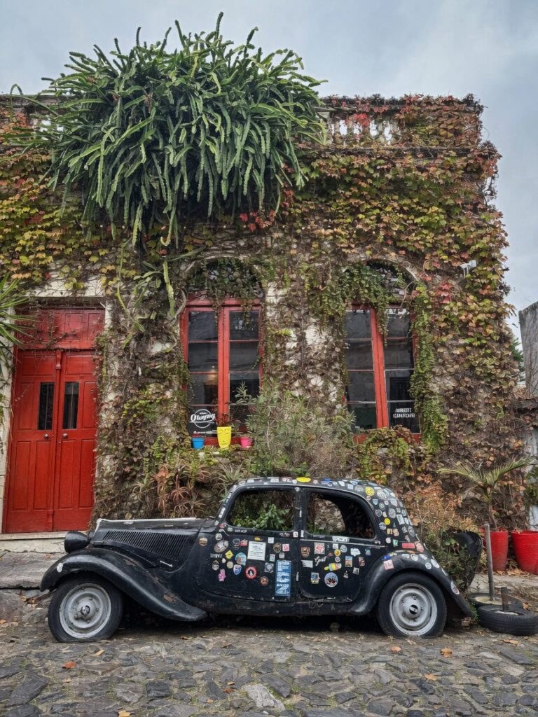 Travel photograph of Antique Car in Uruguay