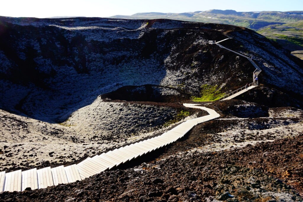 Volcano Bridge Tours - Crater at Iceland volcano