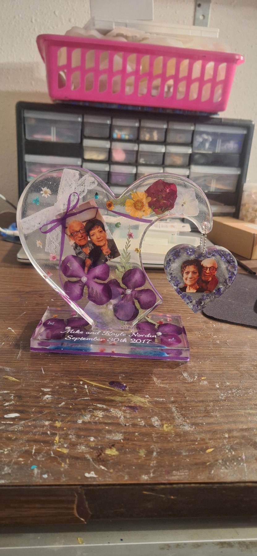 Personalized resin memorial heart keepsake with photo and flowers