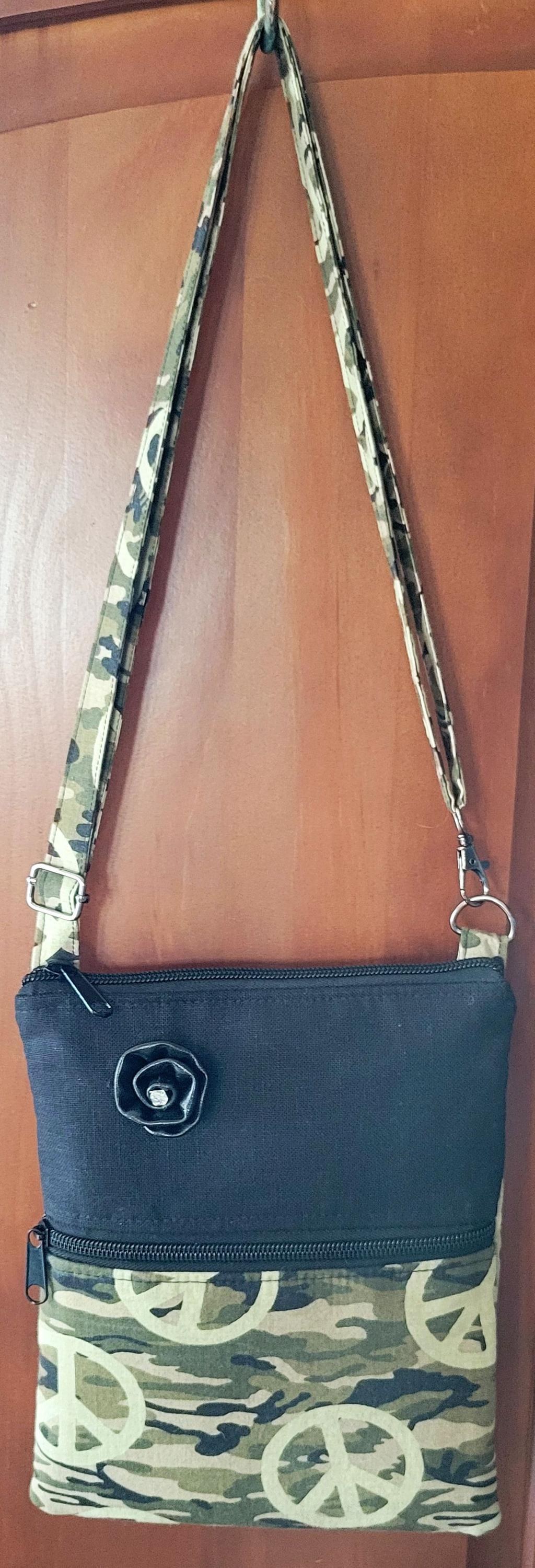 Camo Crossbody Cell Phone Pouch: Zippered Concert Purse, view 5