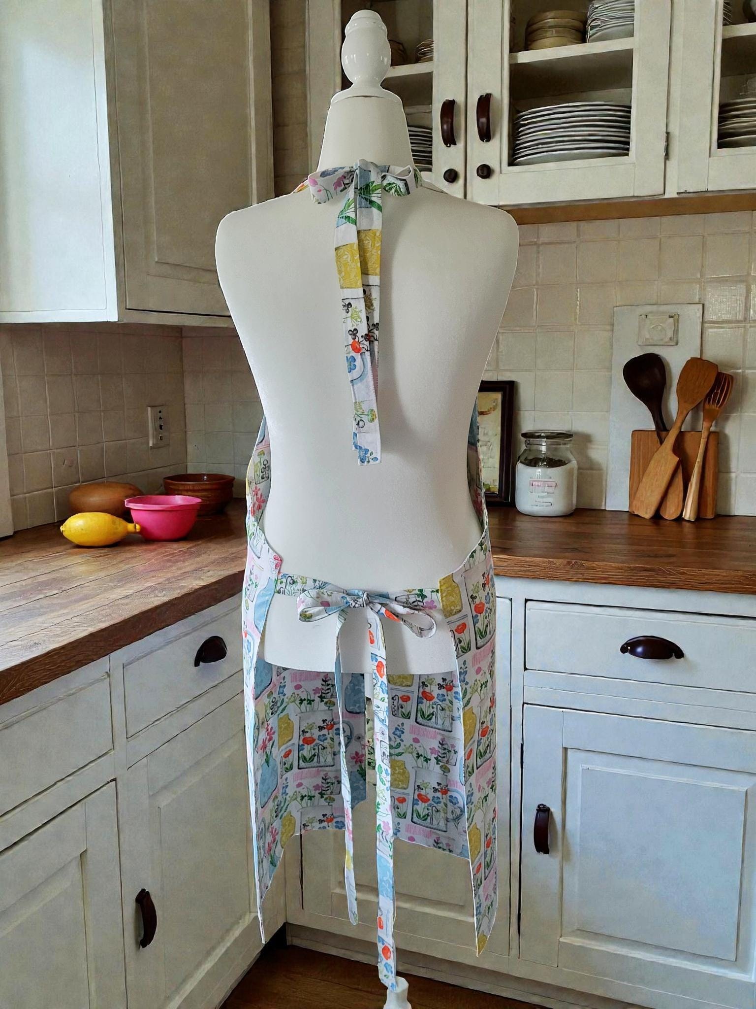Farmhouse Reversible Apron with Pockets, Floral Apron, view 4