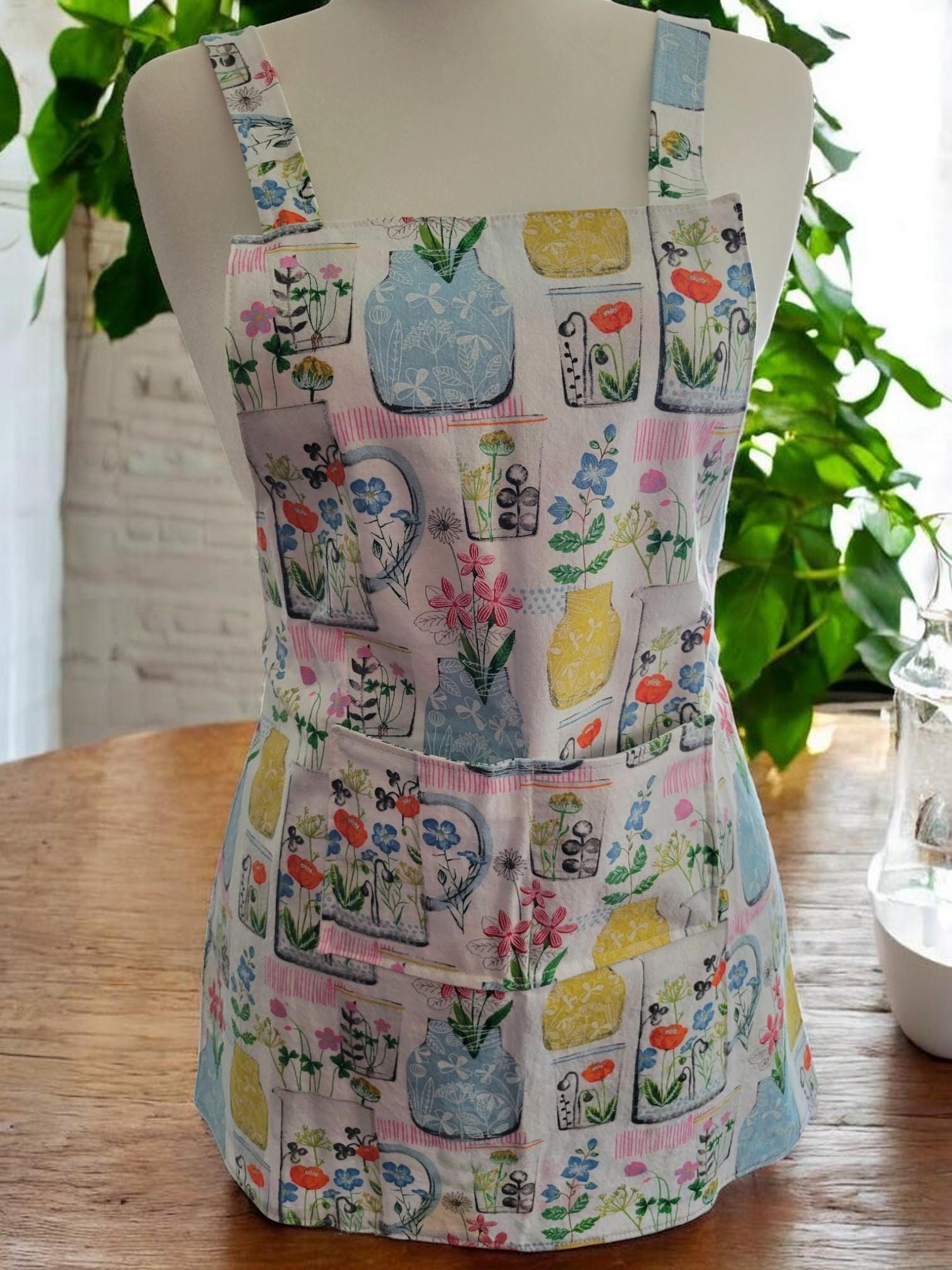 Kid Size Farmhouse Reversible Apron with Pockets, Floral Apron, view 7