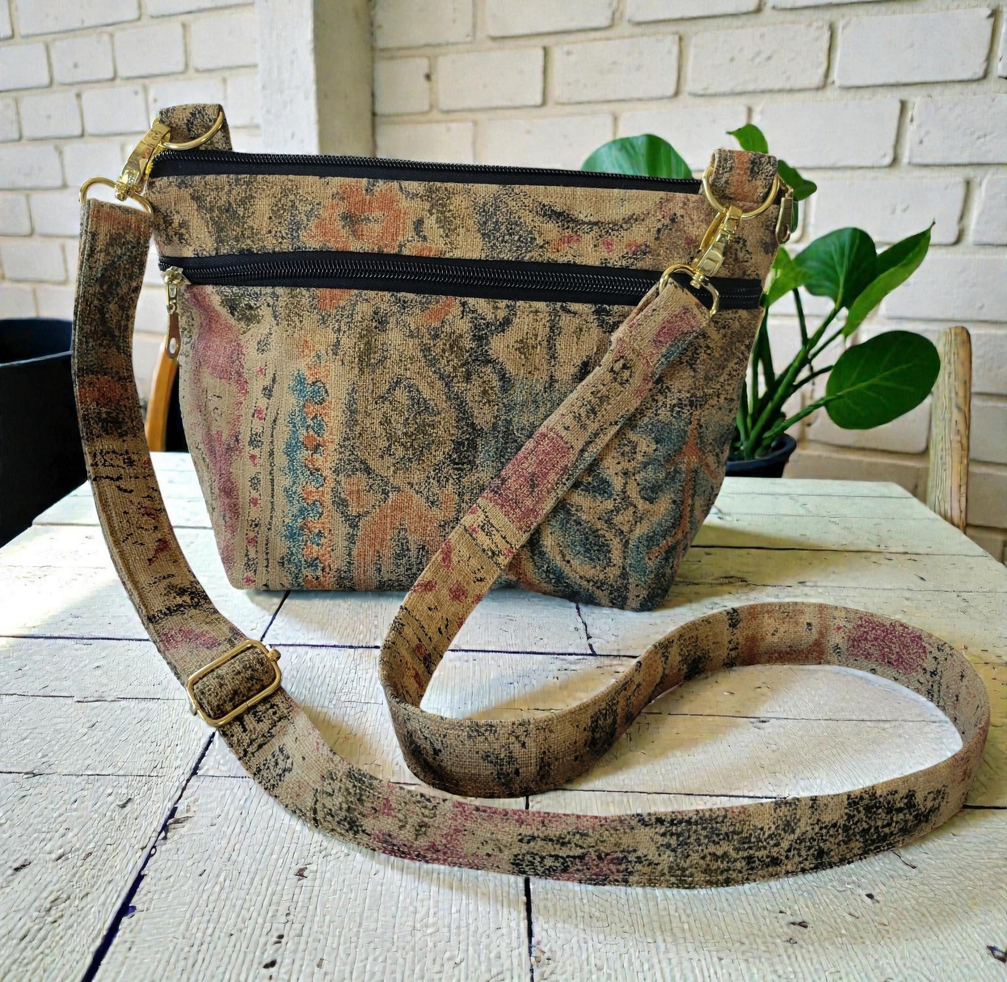 Boho Tapestry Crossbody Bag, Adjustable Strap Purse, Carpet Bag Style, Vintage Inspired