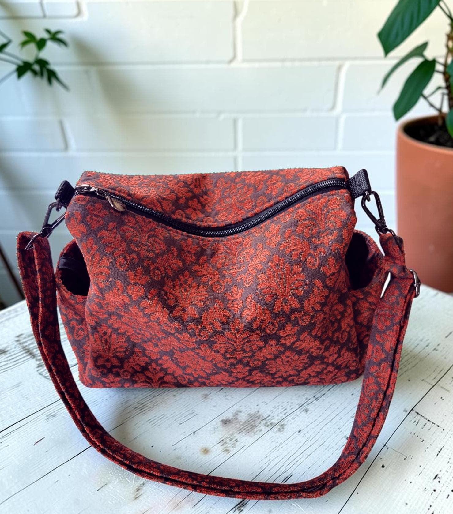 Vintage-Inspired Florentine Damask Crossbody Bag, Woven Jacquard Hobo Purse, Slouchy Double Pocket Shoulder Bag, view 2