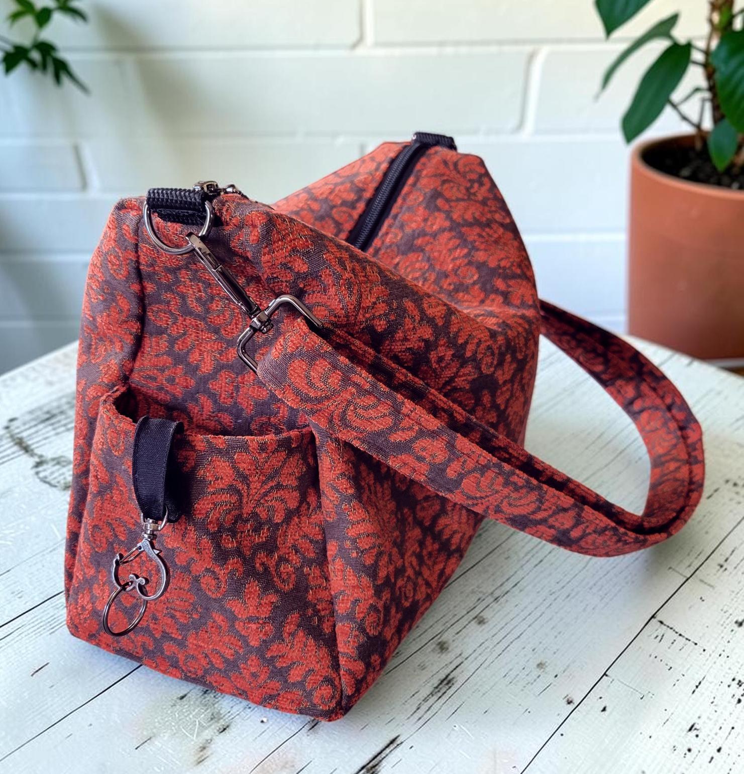 Vintage-Inspired Florentine Damask Crossbody Bag, Woven Jacquard Hobo Purse, Slouchy Double Pocket Shoulder Bag, view 3