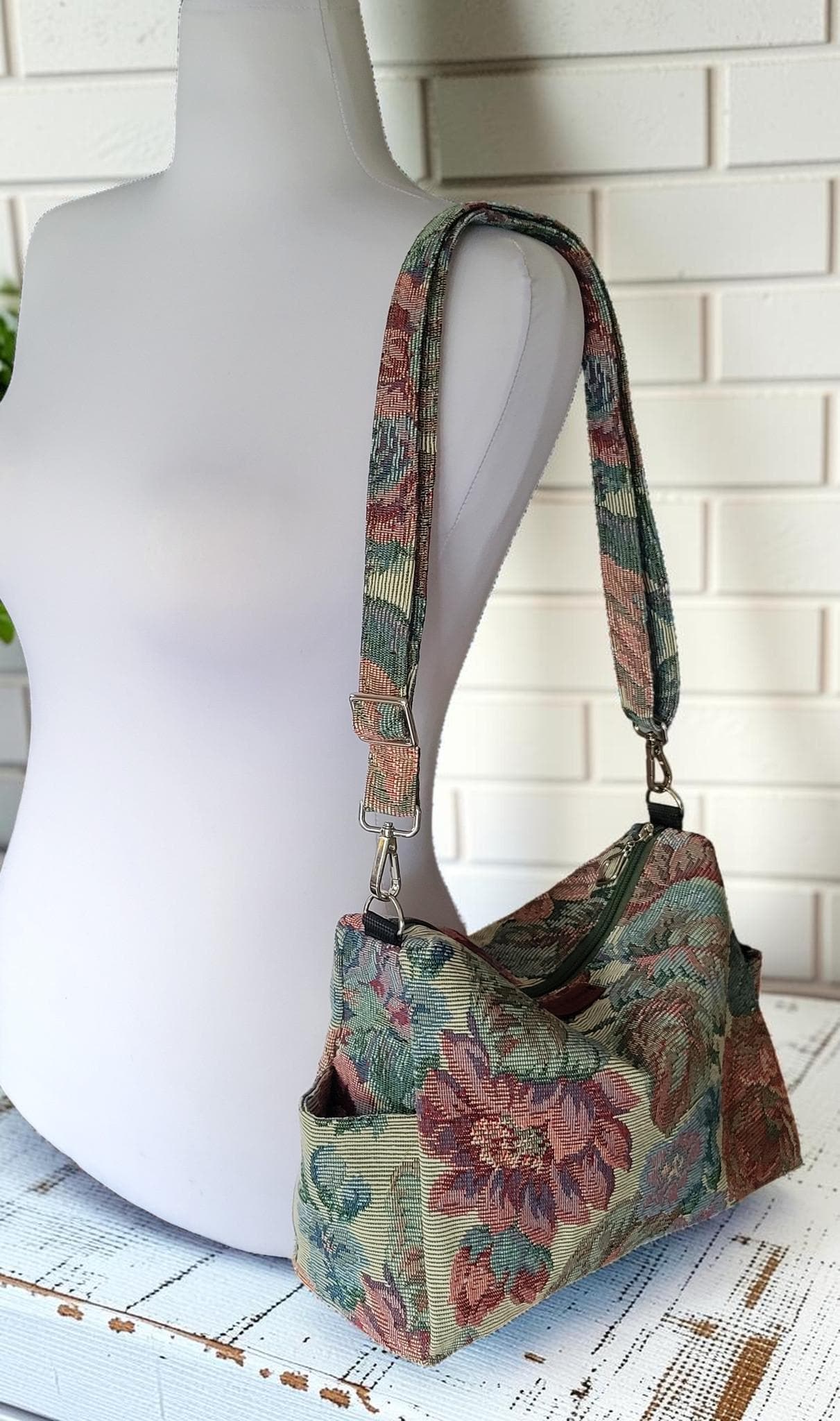 Vintage Floral Tapestry Handbag, Jacquard Crossbody Purse, Slouchy Double Pocket Shoulder Bag, view 14