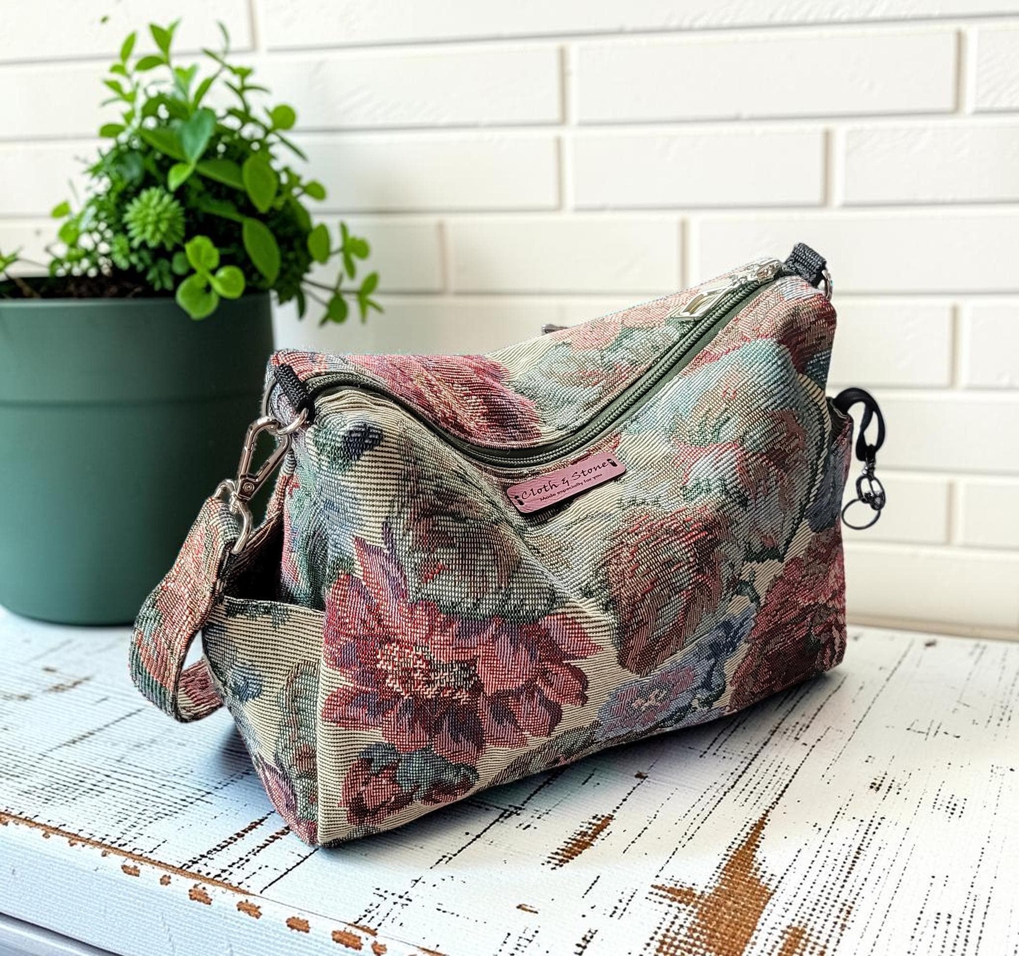Vintage Floral Tapestry Handbag, Jacquard Crossbody Purse, Slouchy Double Pocket Shoulder Bag, view 3