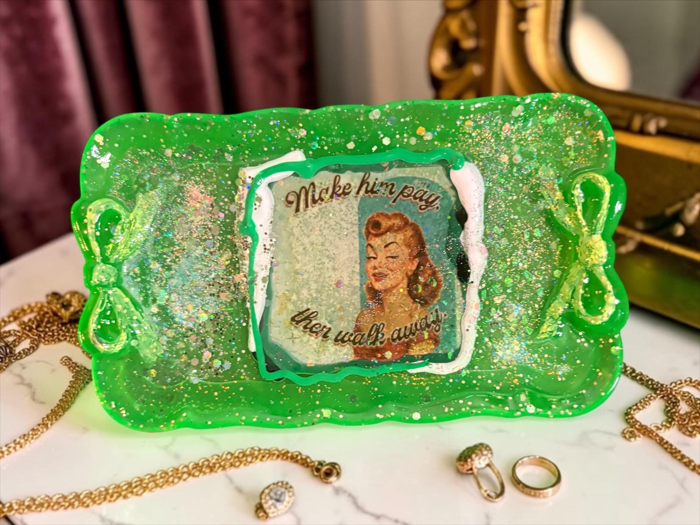 Make him pay Trinket Tray detail 2