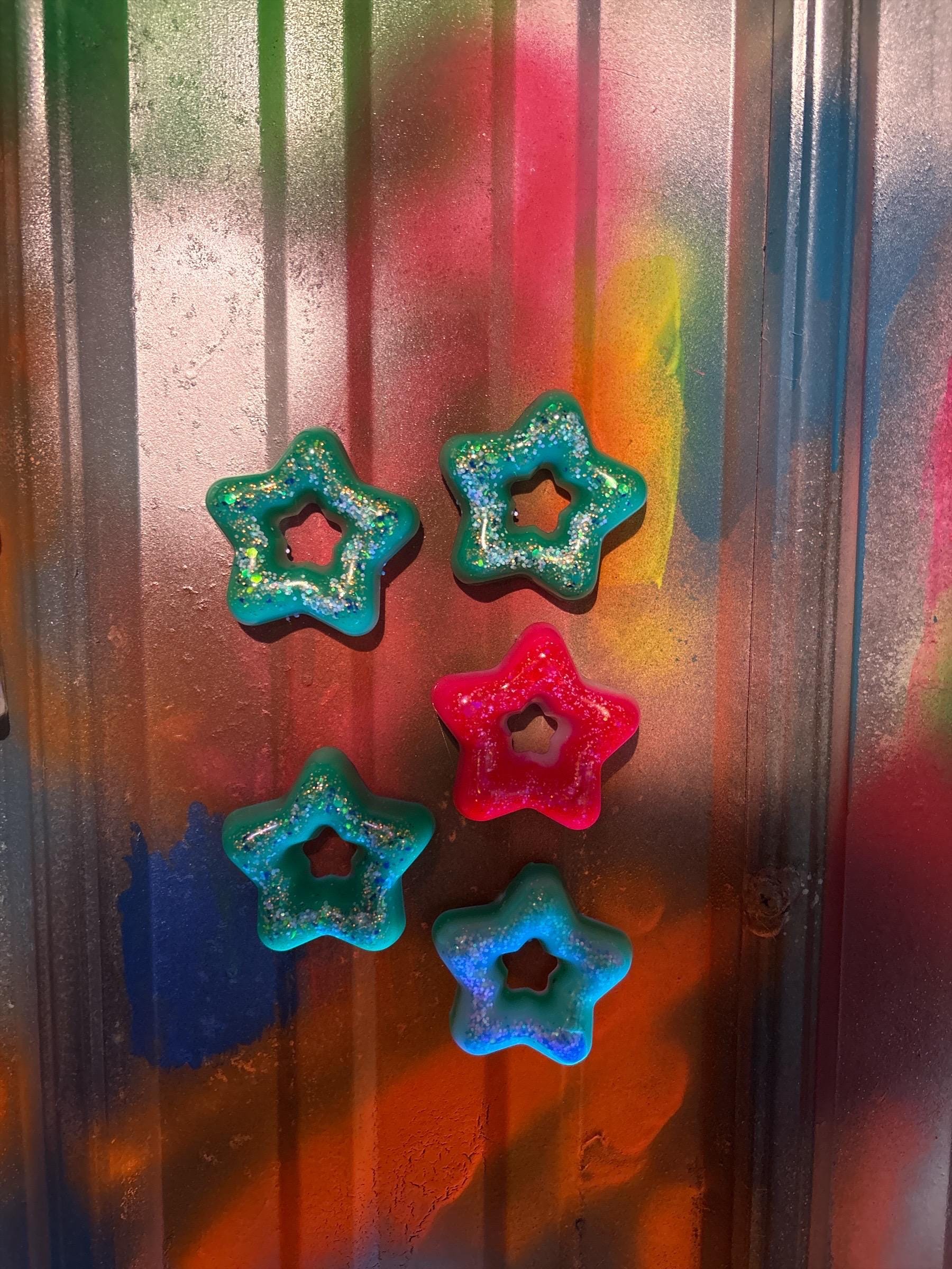 Handmade Puffy Star Magnets | Blacklight Reactive Glitter Resin Set (Set of 5) detail 2