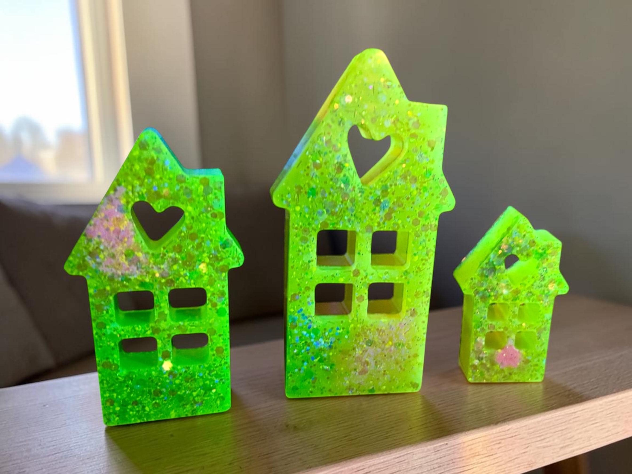 Shimmer Glo Shacks set of Three Shelf Sitters detail 5