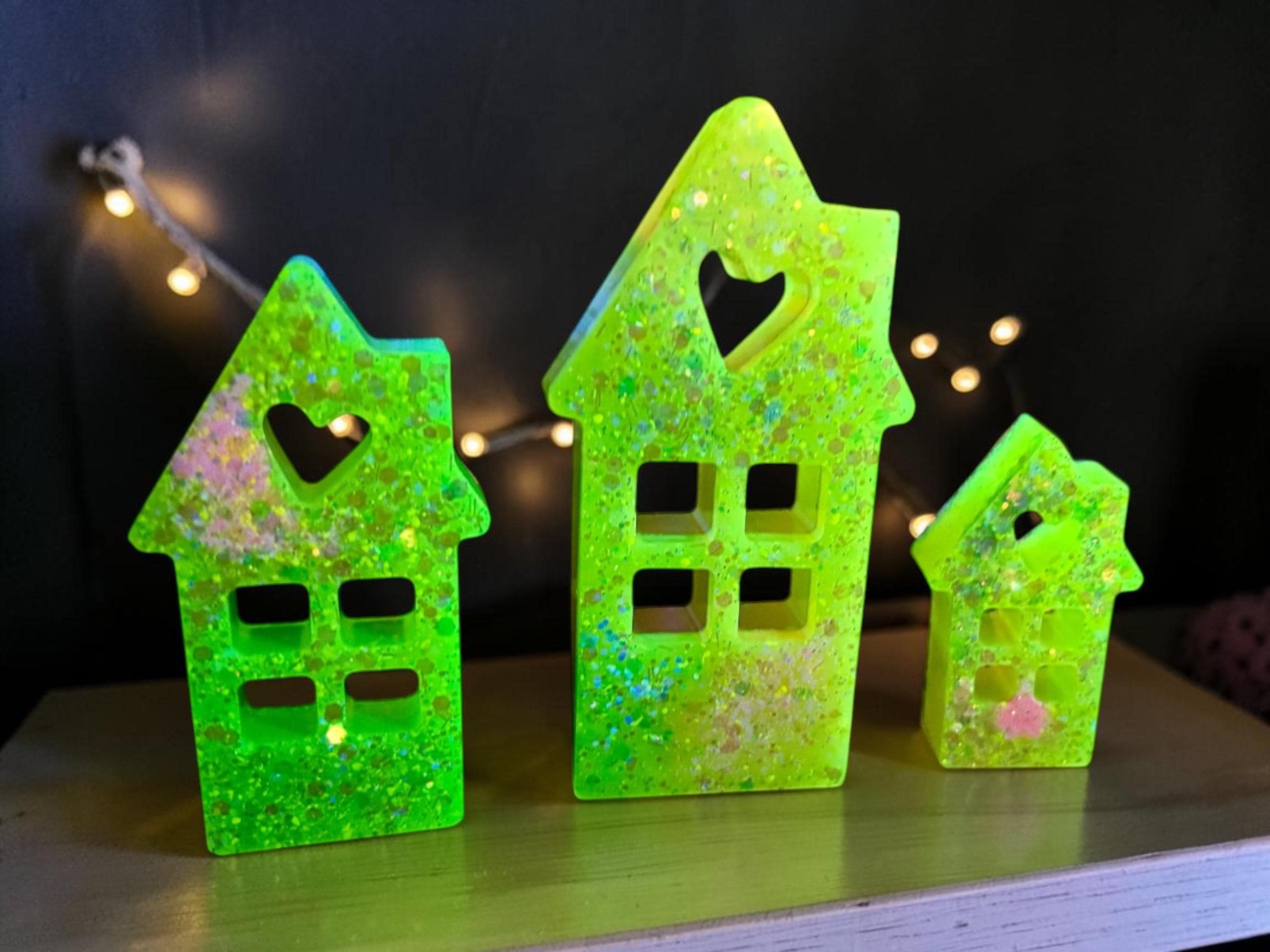 Shimmer Glo Shacks set of Three Shelf Sitters detail 6