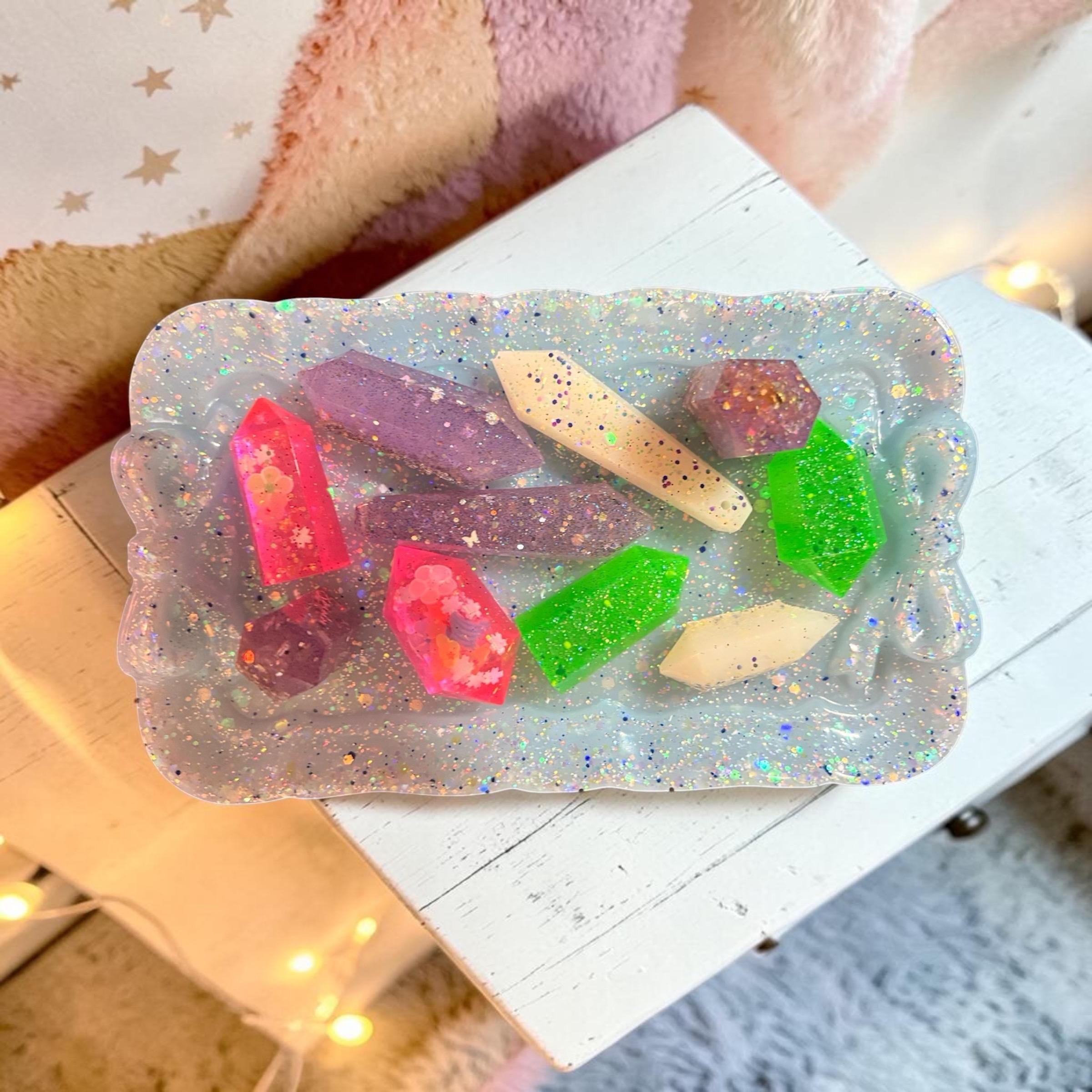 Handmade resin tray with resin crystals / Home accent piece detail 5