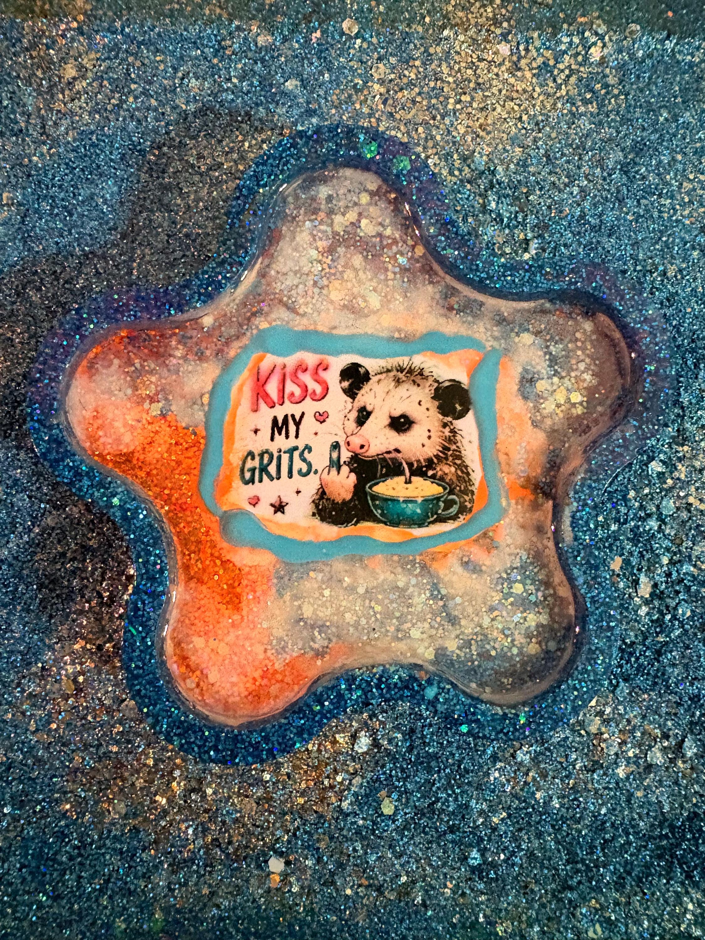 Kiss my Grits possum Trinket Dish detail 2