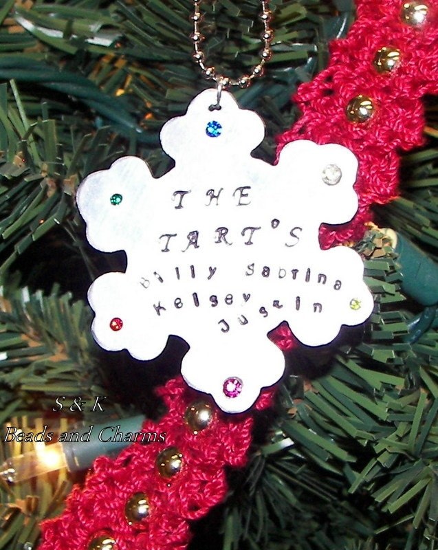 personalized Family chirstmas ornament snow flake, Custom Hand stamped gifts, personalized gift for christmas, handstamped jewelry