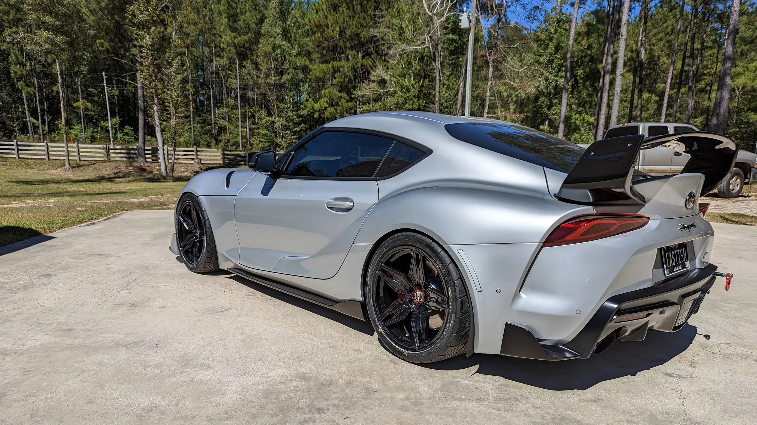 Custom vehicle build fitted with REVO forged wheels