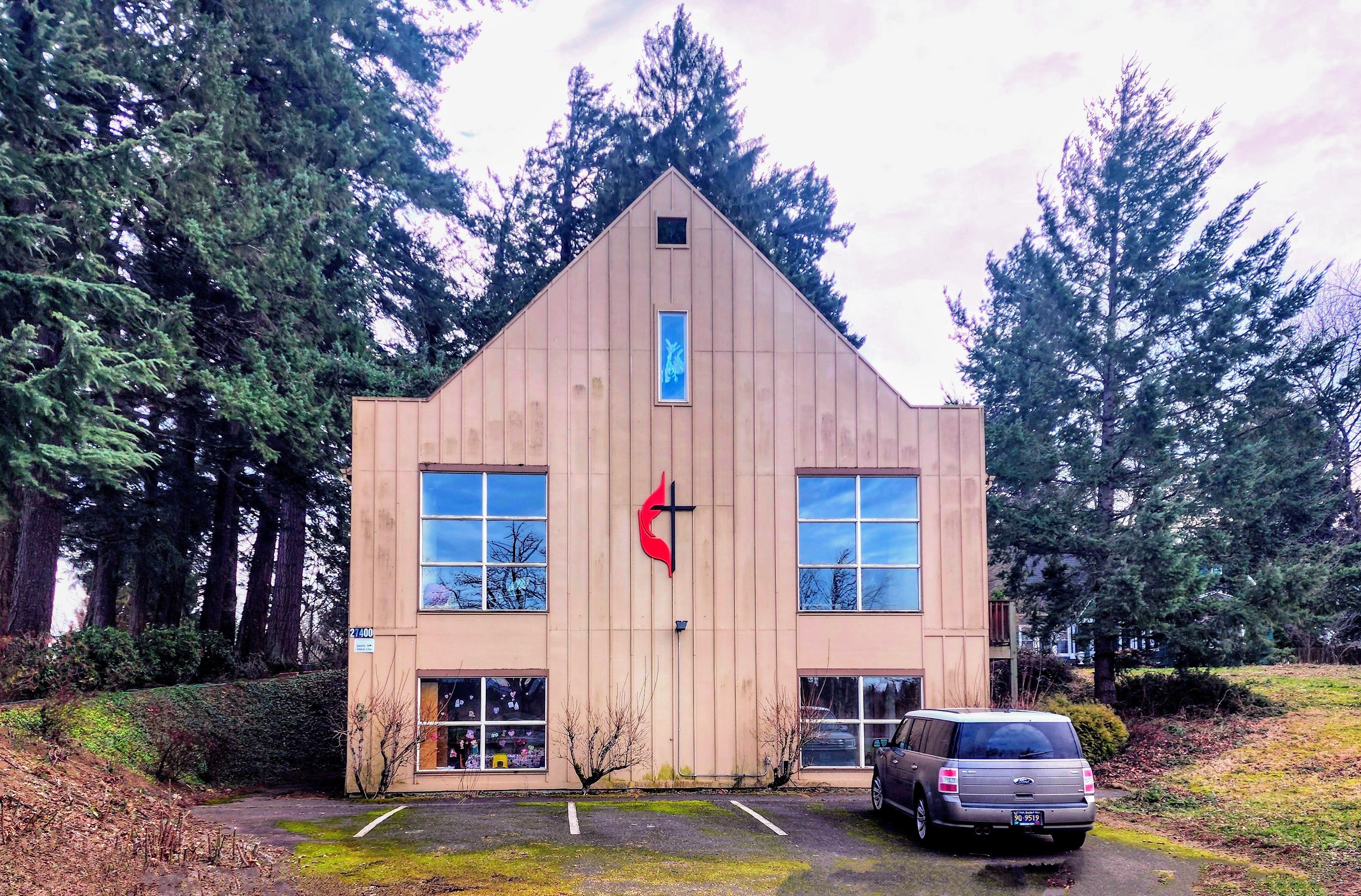 Front of Deborah Messinger School of Dance in Troutdale