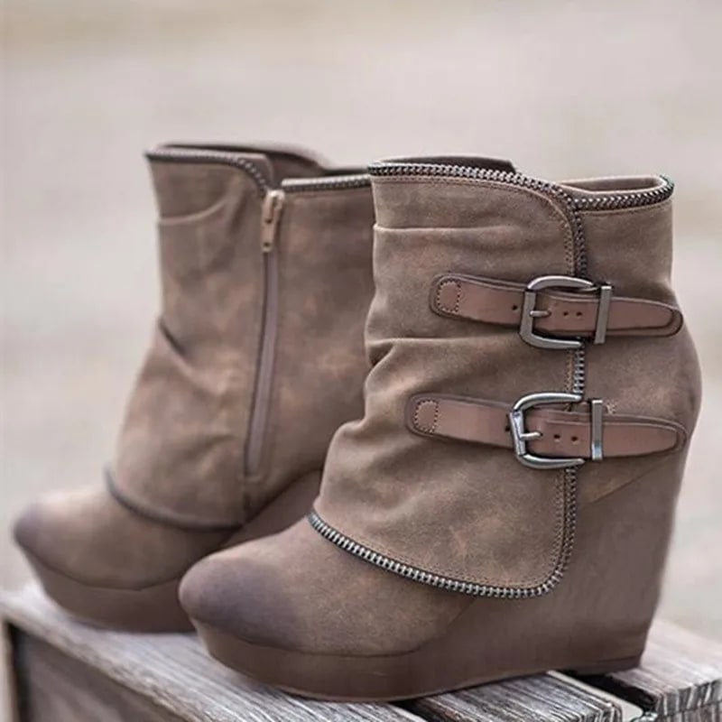 Retro Chunky Ankle Boots – Handmade Winter Fashion for Women product photo