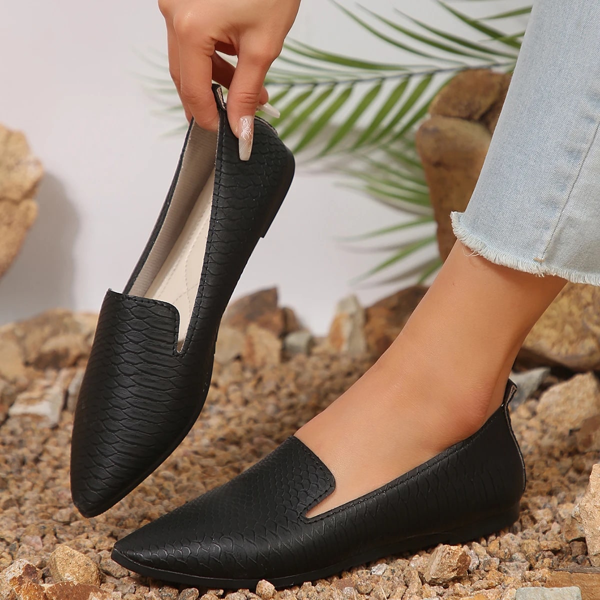 2024 Fashion Slip on Loafers Breathable Stretch Ballet Shallow Flats Women Soft Bottom Pointed Toe Boat Shoes plus size 43 product photo