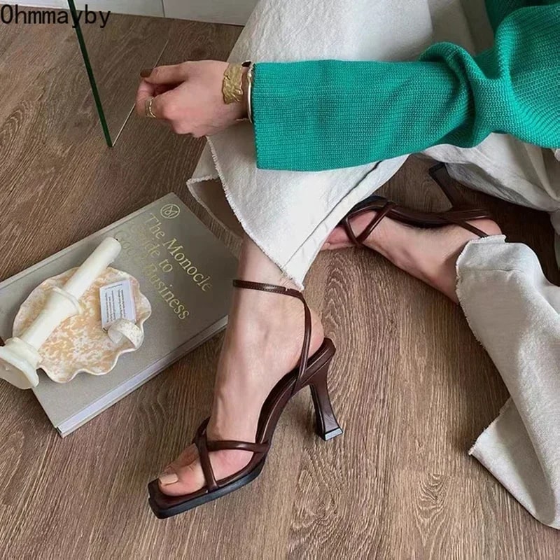Modern Square Toe Block Heel Sandals – 2025 Summer Fashion Edition product photo
