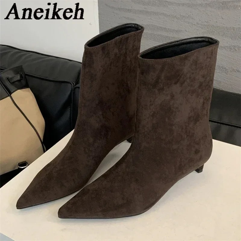 Vintage Pointed Toe Ankle Boots product photo