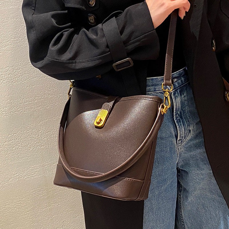 Retro Light-Luxury Vegetable-Tanned Leather ShoulderCrossbody Bag product view 3