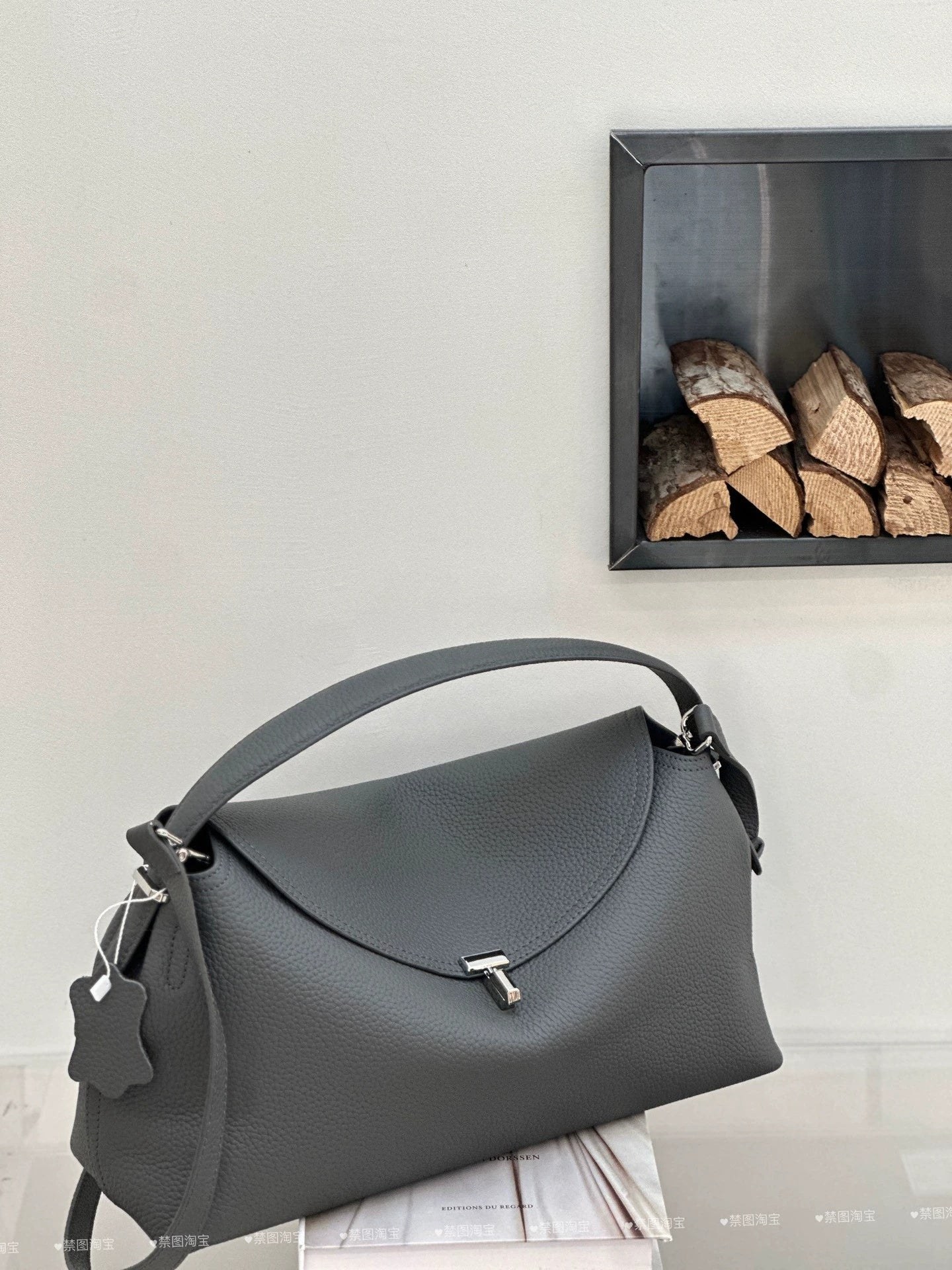 Genuine Leather Women's Bag, Cross-border High-end T-shaped Lock, Large-capacity Shoulder And Handbag, Top-layer Cowhide Underarm Bag product view 4