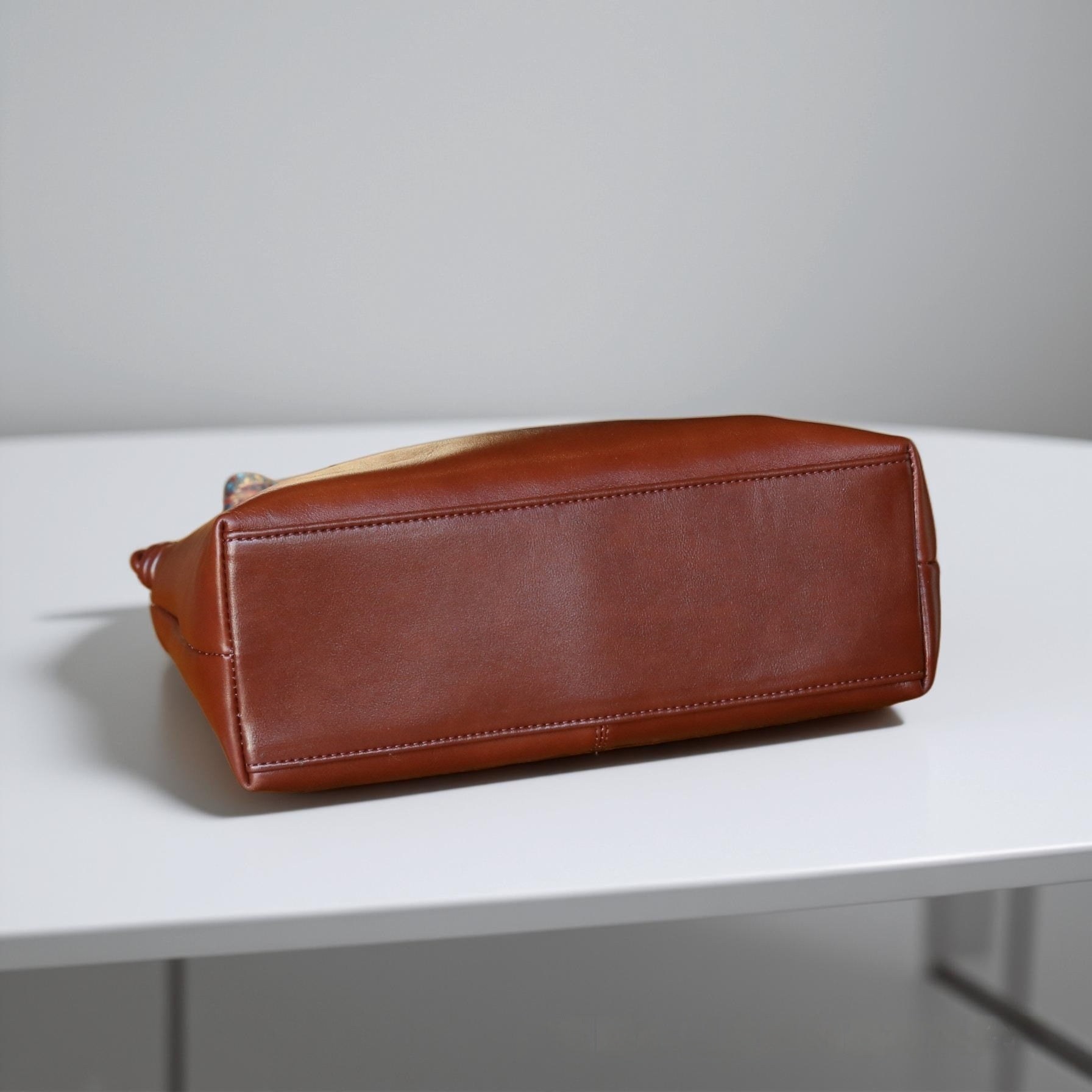 Genuine Leather Creative Large Capacity Hand Shoulder Commuter Bag product view 4