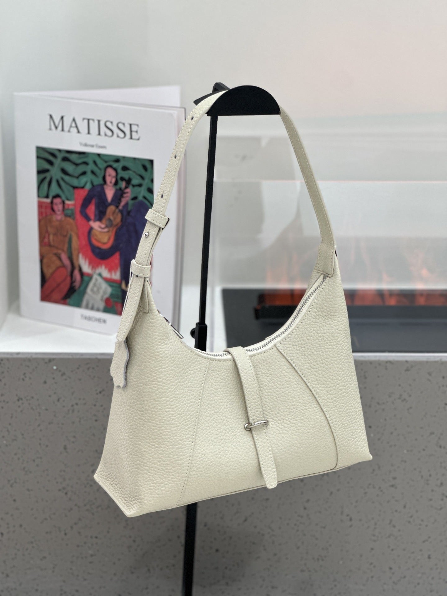Baidie Leather Women's Bag 2025 New First-Layer Cowhide Dumpling Bag French-Style Shoulder Bag Crescent Handbag Pillow Bag product view 2