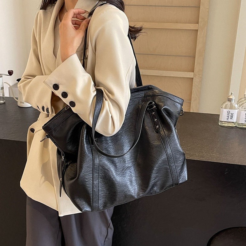 Retro Large Capacity Fashion Shoulder Messenger Bag product view 3