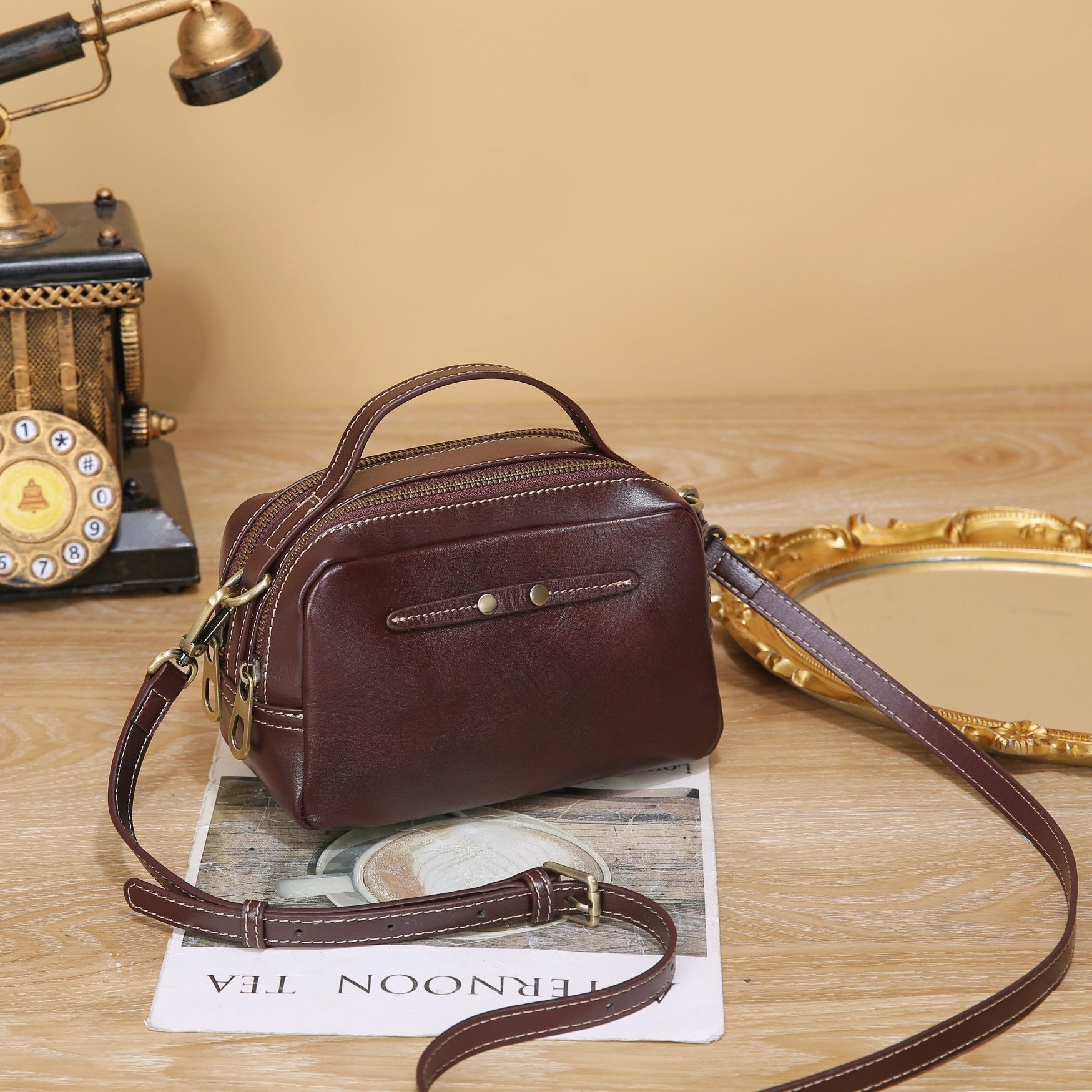 New Stylish Vintage Box Bag Made Of Top-grain Cowhide With Logo, Shoulder And Crossbody Bag, Small Square Bag For Commuting product view 4