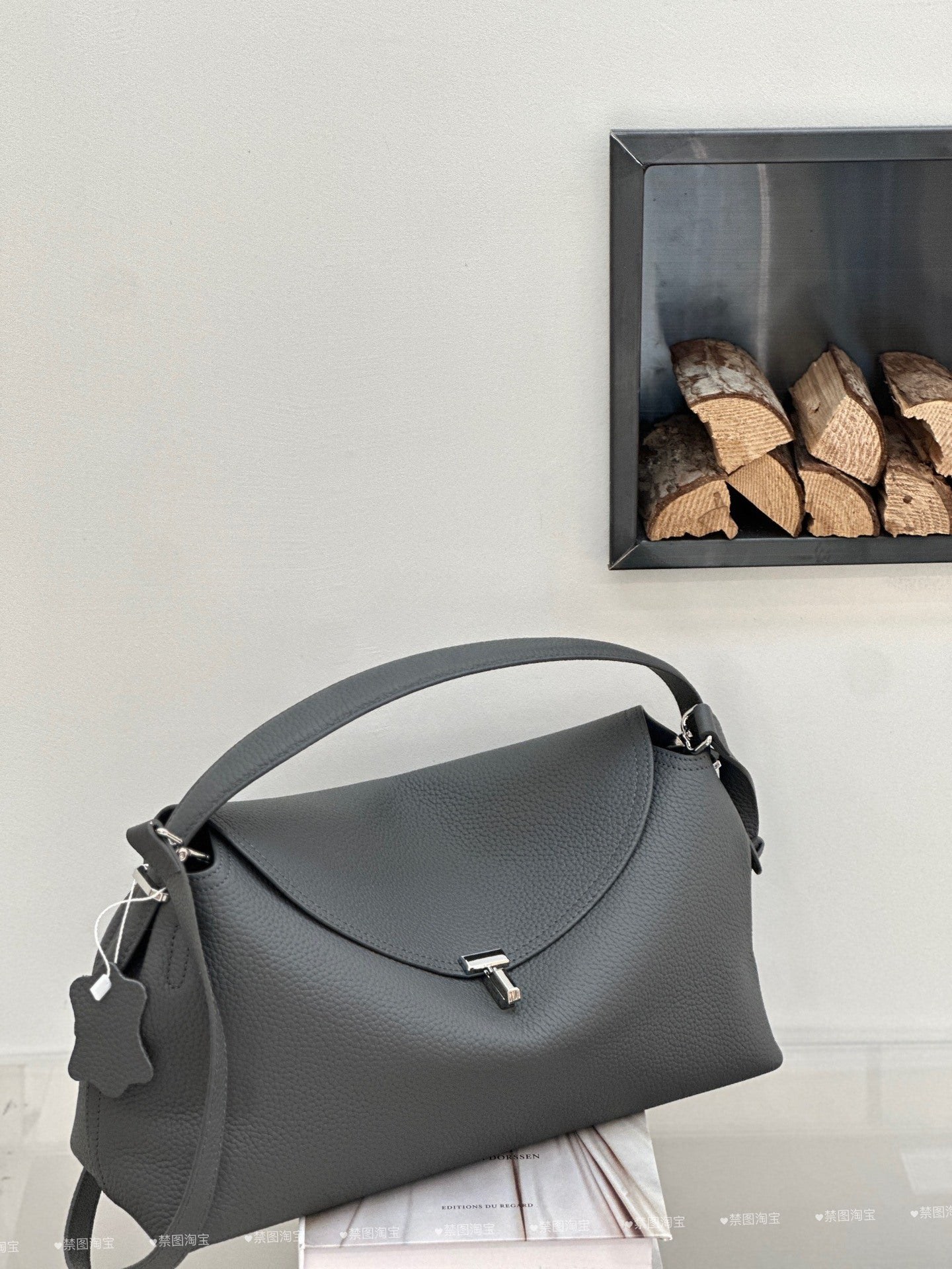 Genuine Leather Women's Bag, Cross-border High-end T-shaped Lock, Large-capacity Shoulder And Handbag, Top-layer Cowhide Underarm Bag product view 7
